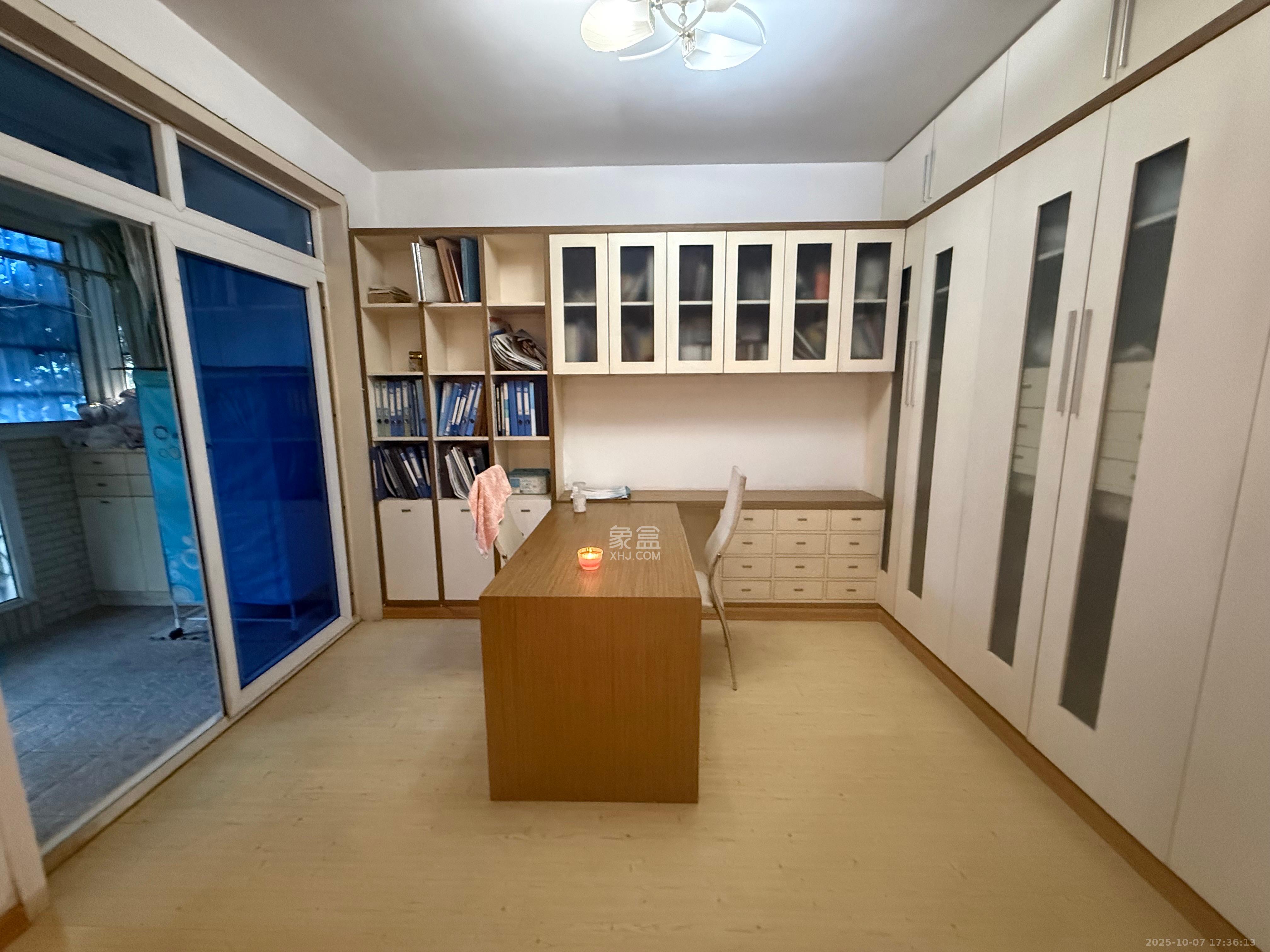 芙蓉苑 2室2厅2卫 2600.0元/月 芙蓉苑 2室2厅2卫 2600.0元/月室内图