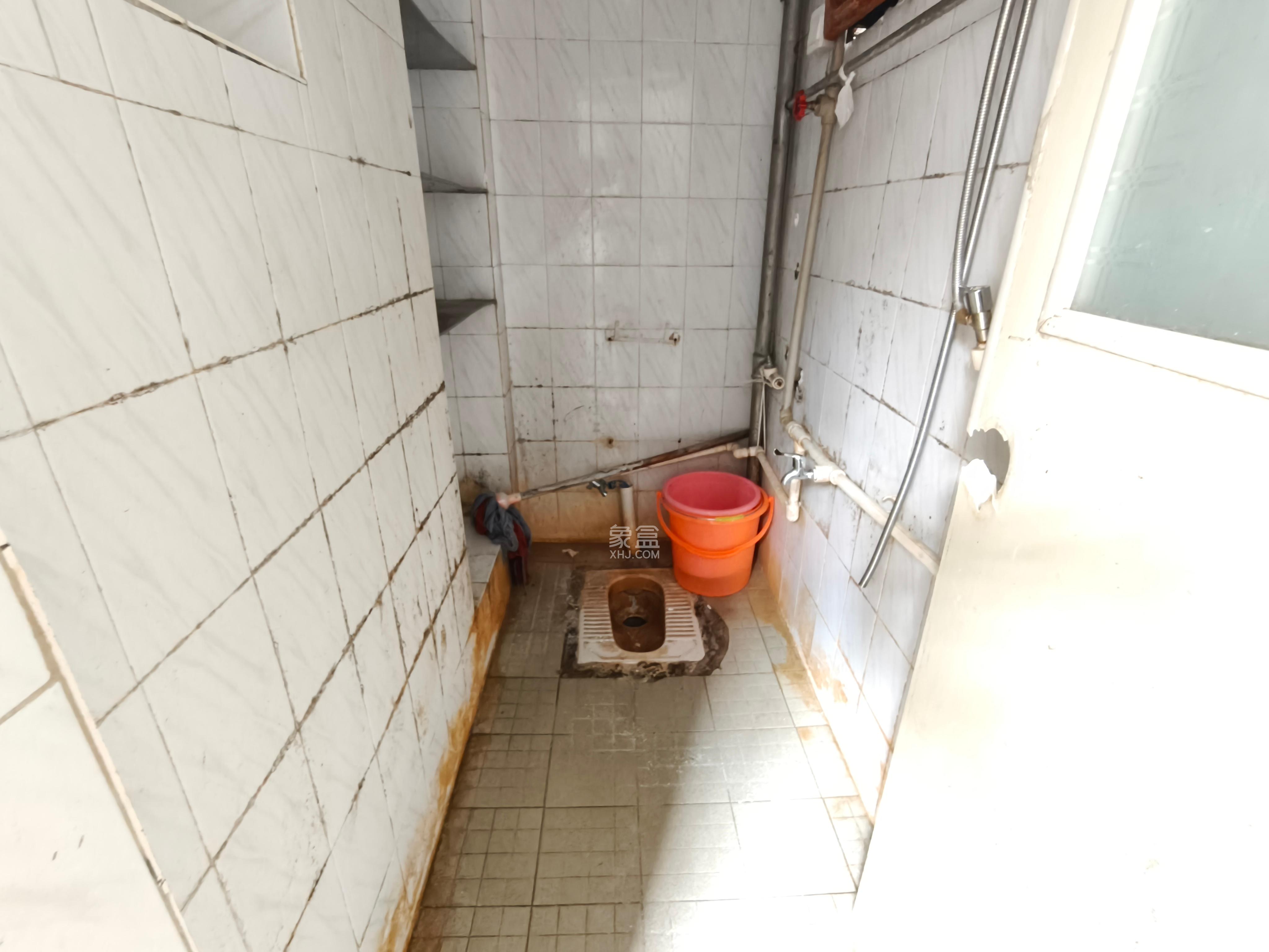 营盘街社区  2室2厅1卫    2300.0元/月室内图