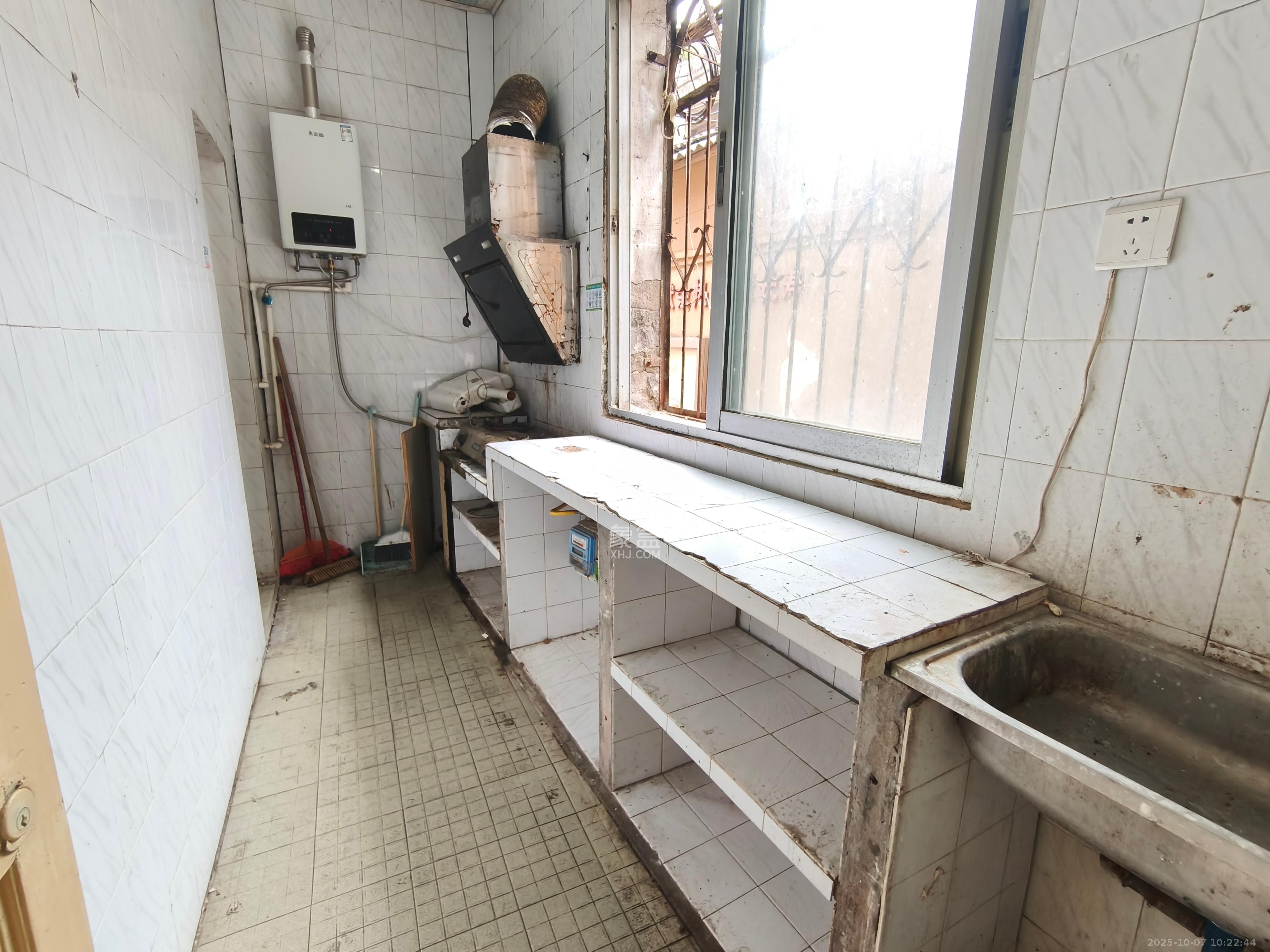 营盘街社区  2室2厅1卫    2300.0元/月室内图