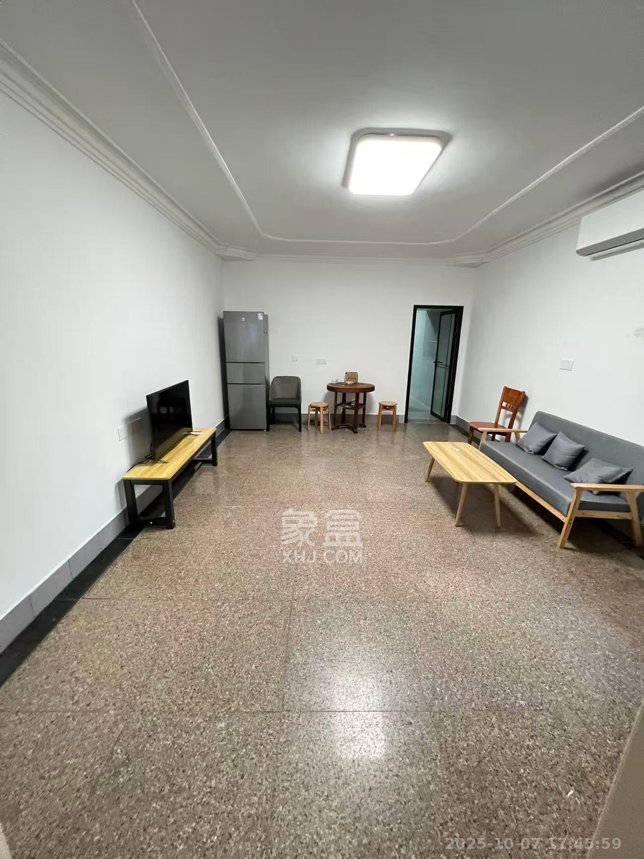 富雅坪社区（红墙巷）  3室2厅1卫    2200.0元/月