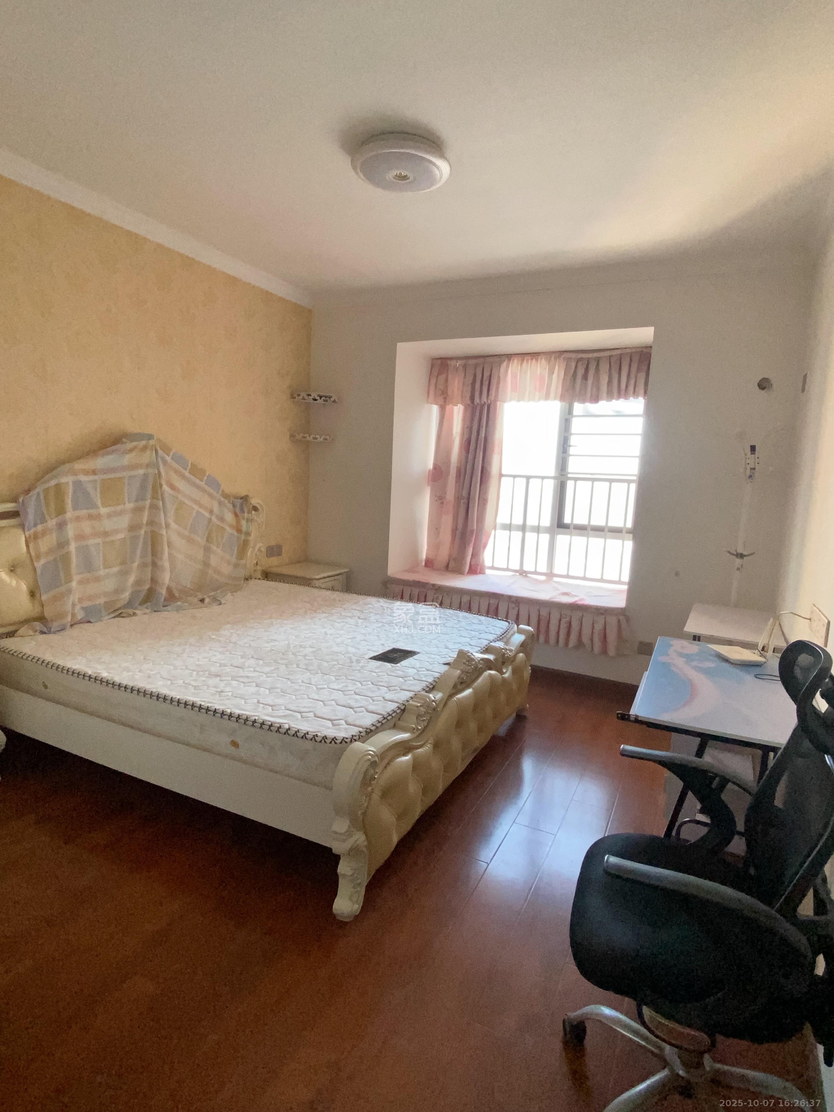 恒广国际景园一二区 3室0厅0卫 2300.0元/月 恒广国际景园一二区 3室0厅0卫 2300.0元/月室内图