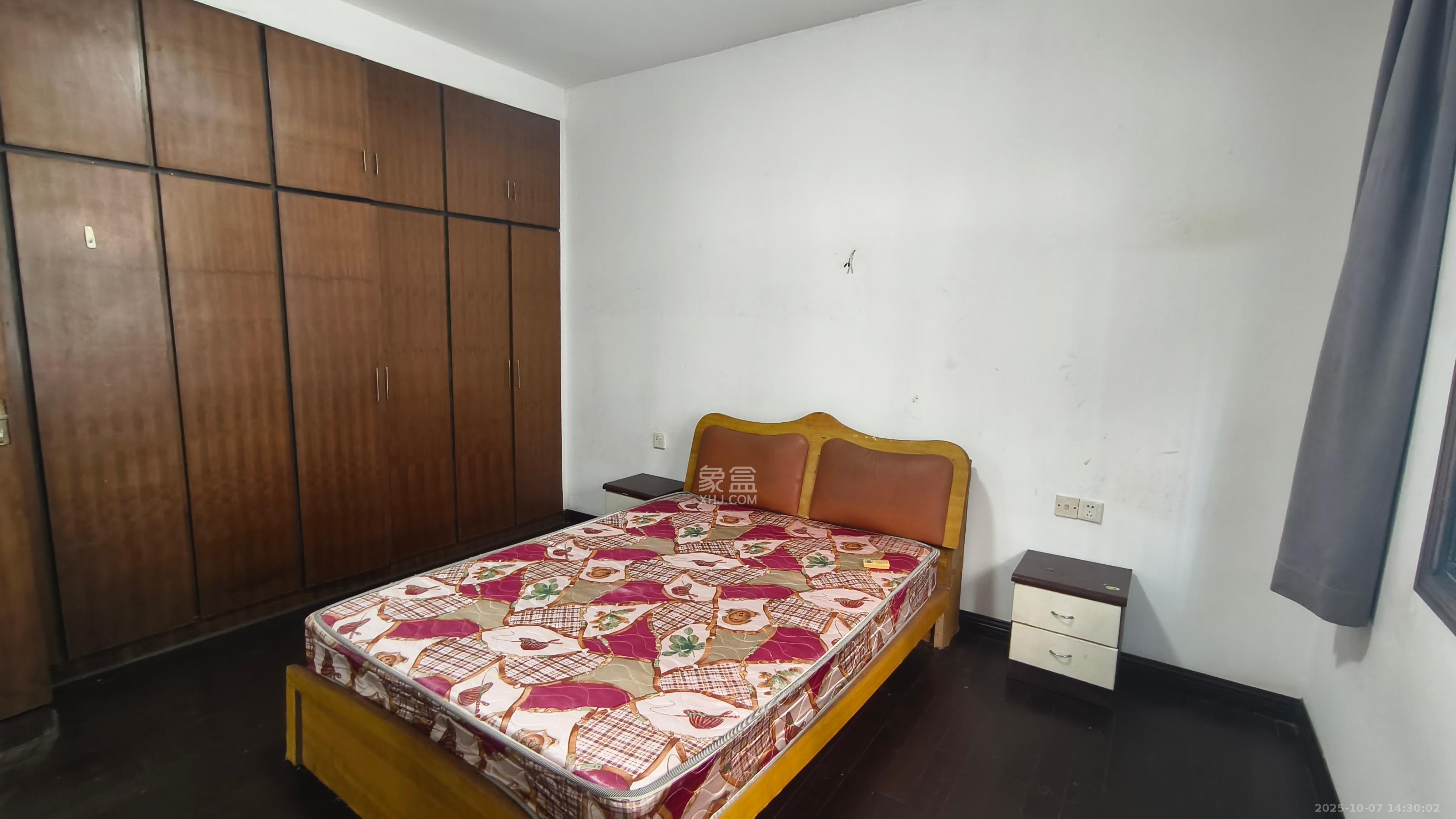 阿弥岭农村信用宿舍(阿弥岭路34号)  2室1厅1卫    1800.0元/月 阿弥岭农村信用宿舍(阿弥岭路34号)  2室1厅1卫    1800.0元/月室内图