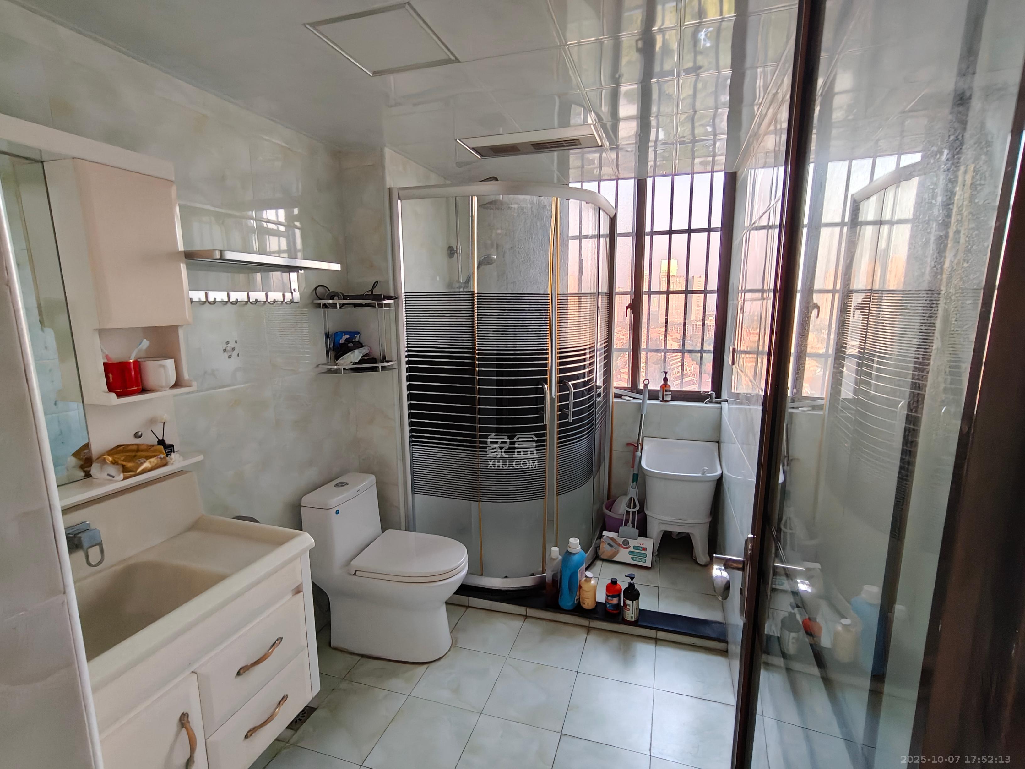 优山美地  3室2厅2卫    2600.0元/月室内图