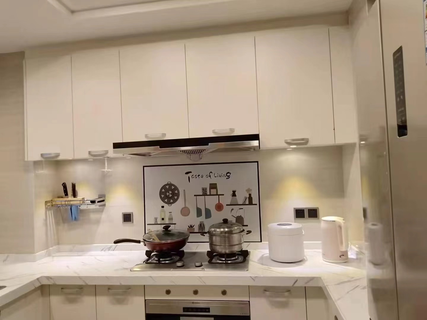 融创观澜湖公园壹号一期 2室1厅1卫 2300.0元/月 融创观澜湖公园壹号一期 2室1厅1卫 2300.0元/月室内图