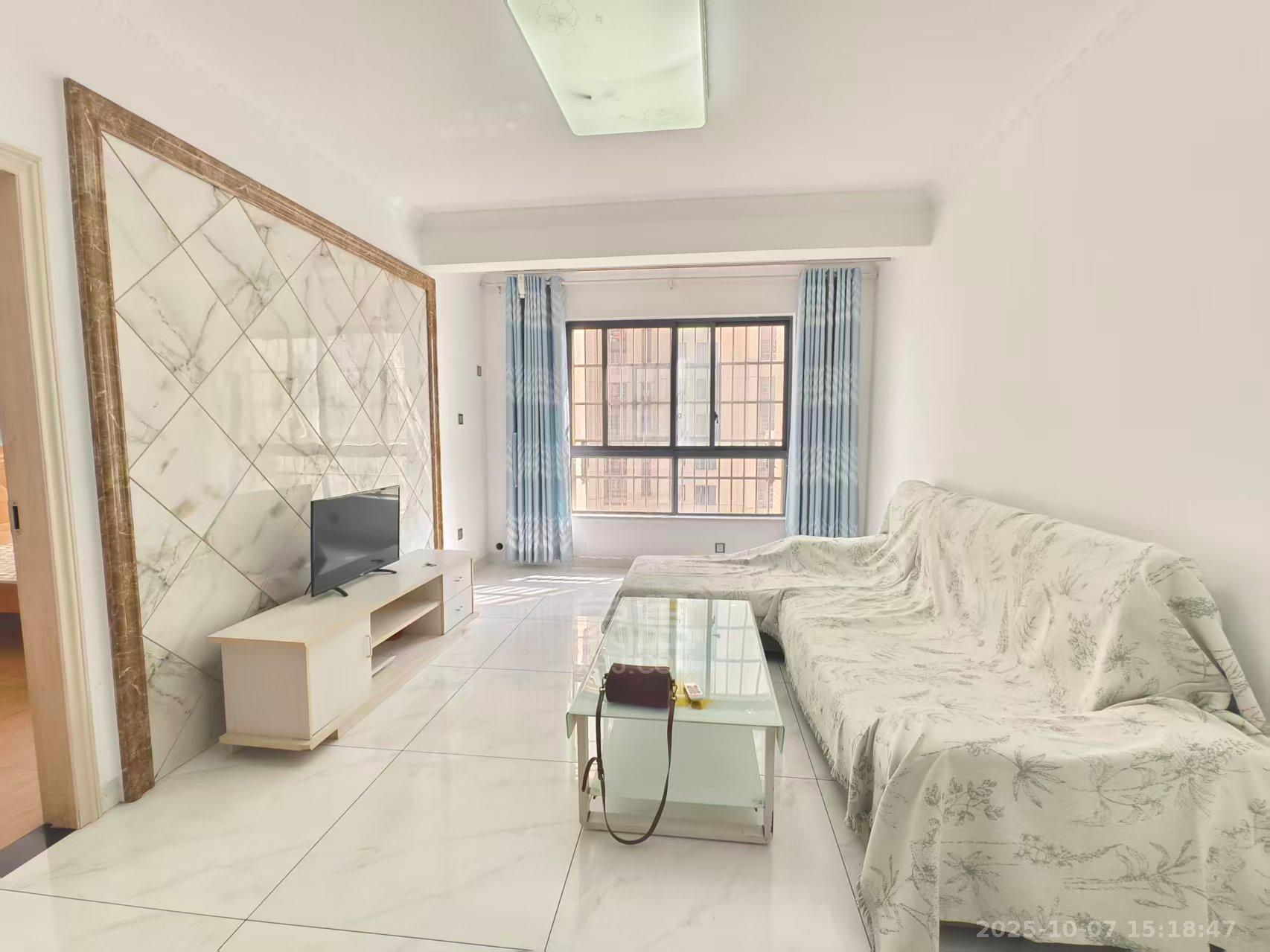 都市兰亭  2室2厅1卫    1300.0元/月 都市兰亭  2室2厅1卫    1300.0元/月