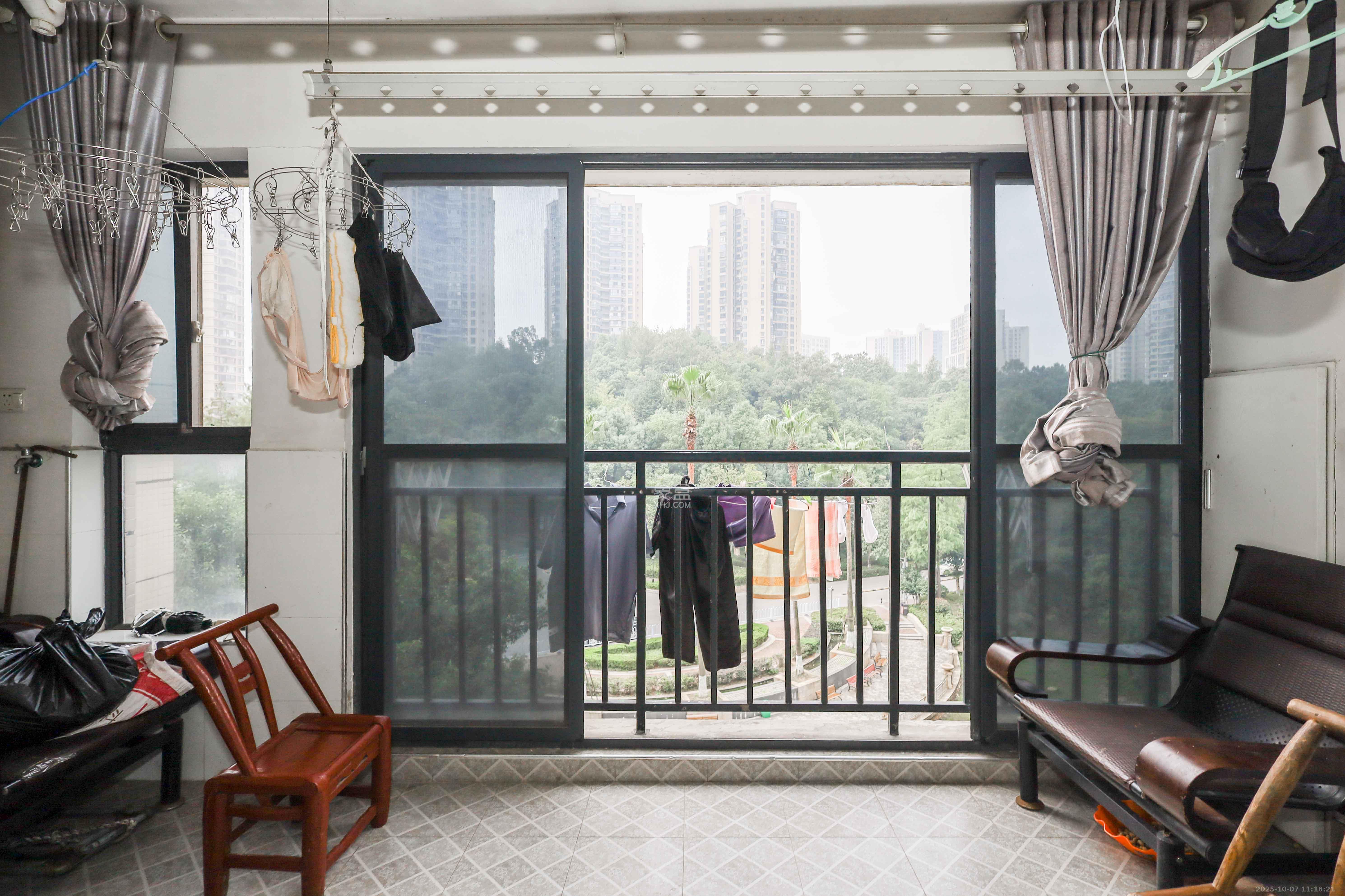 保利麓谷林语A区 4室2厅2卫 108.8万 保利麓谷林语A区 4室2厅2卫 108.8万阳台