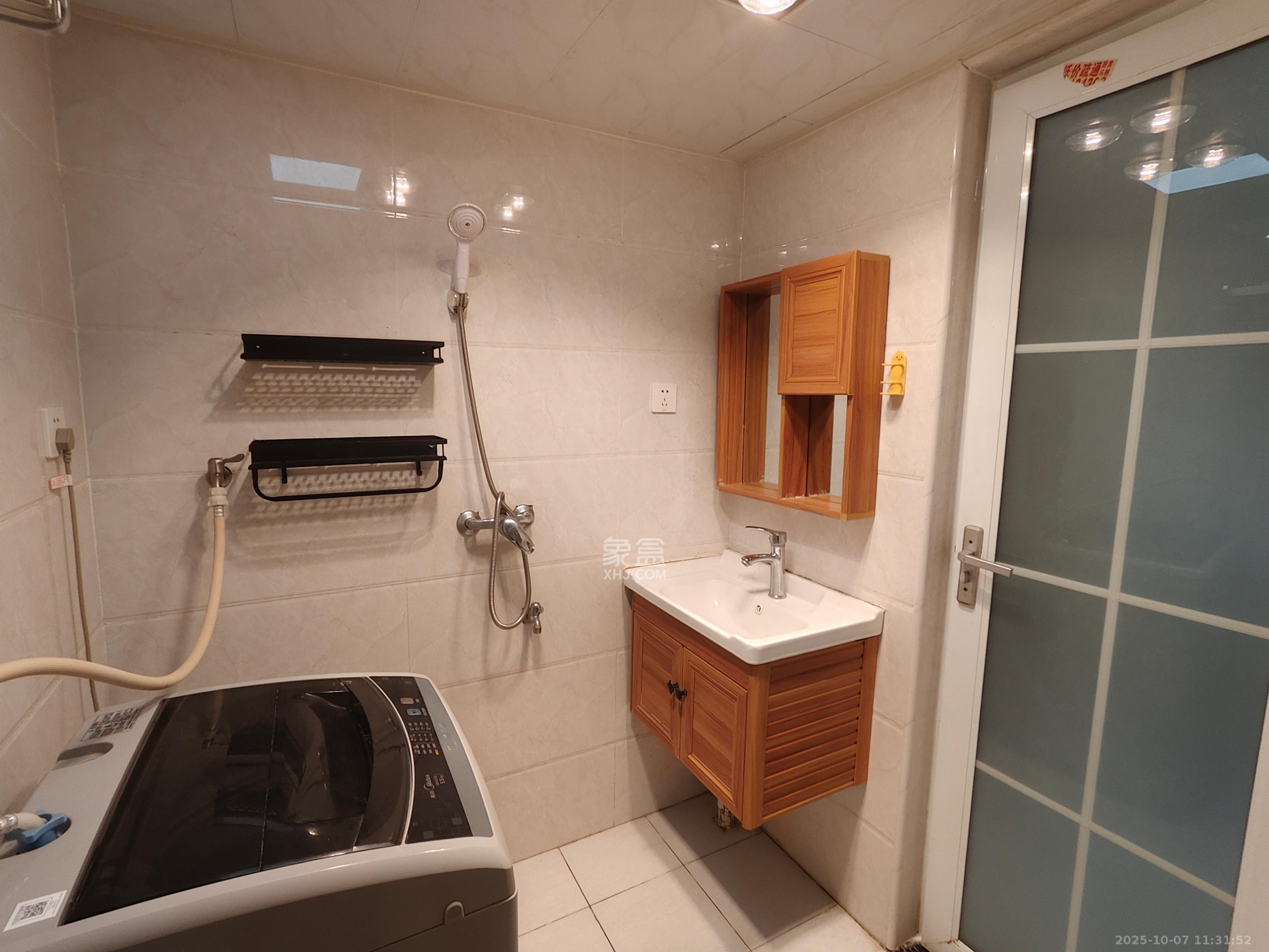 荣盛花语书苑  1室1厅1卫    1700.0元/月室内图