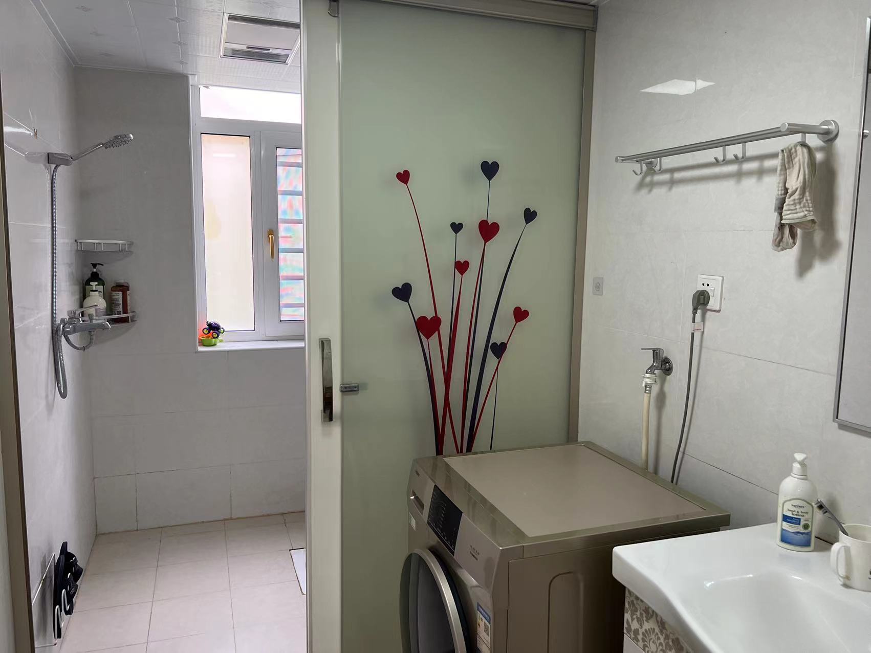 娄底一中教师新村 4室2厅2卫 1350.0元/月 娄底一中教师新村 4室2厅2卫 1350.0元/月室内图