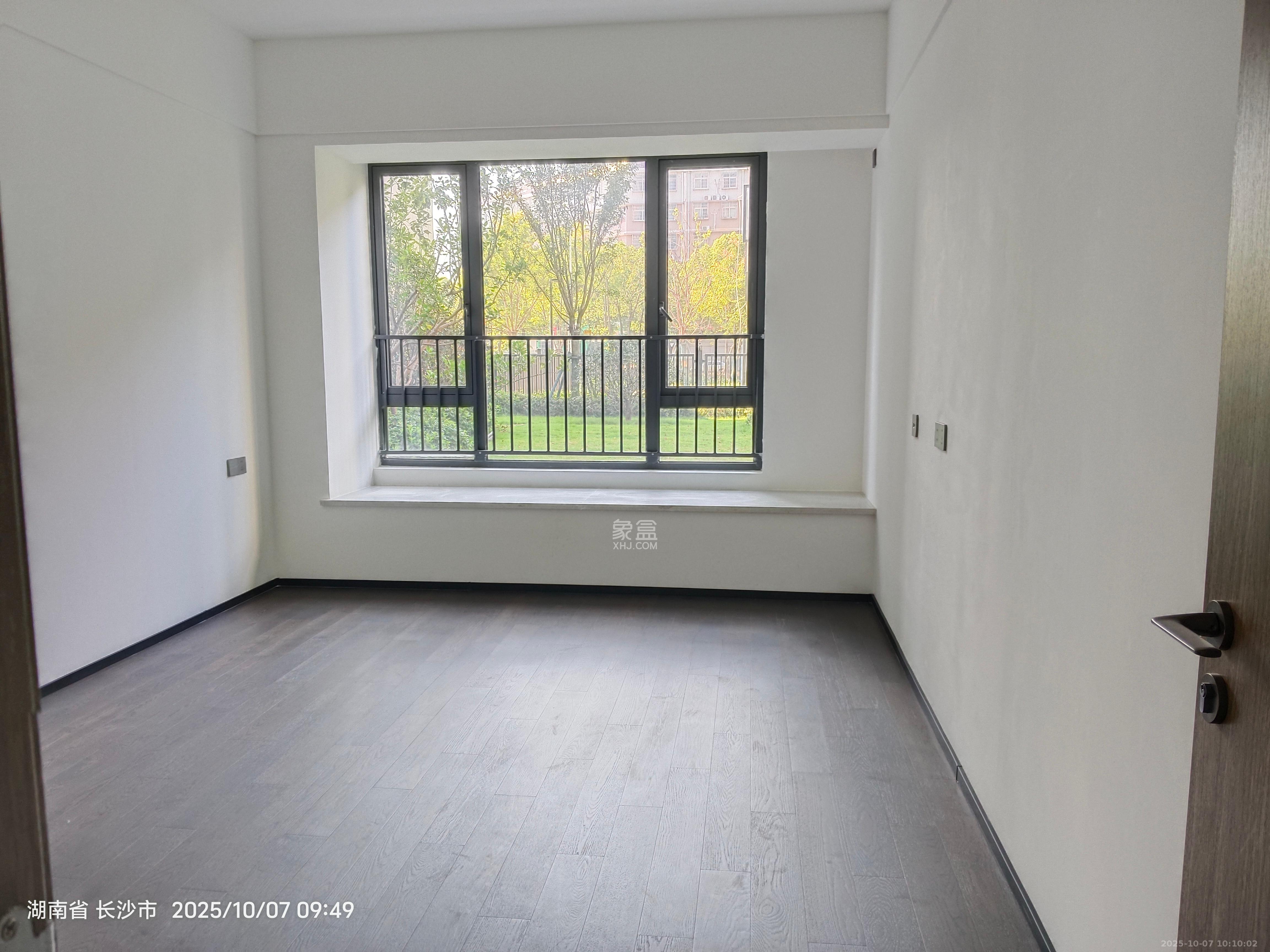 万科松湖天地  4室2厅2卫    4500.0元/月室内图