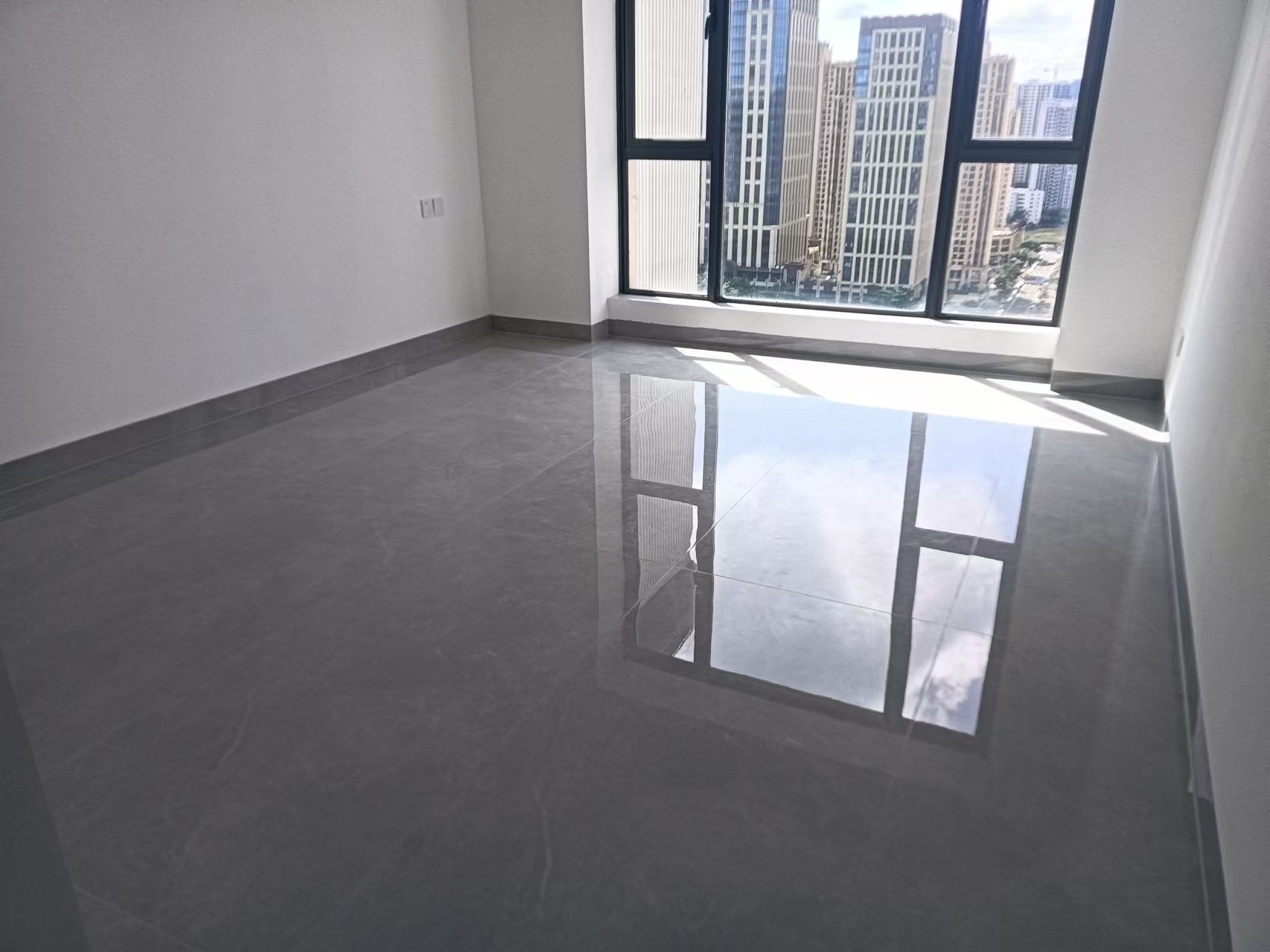 海航豪庭北苑  3室2厅2卫    4500.0元/月室内图