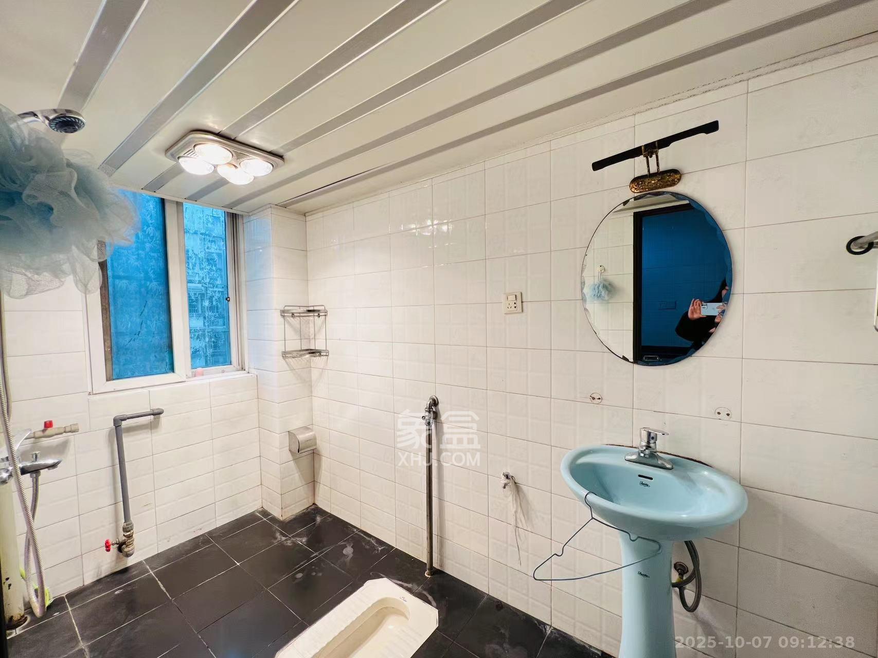 恩瑞麓山名园（龙王港小区）  3室2厅2卫    2600.0元/月室内图