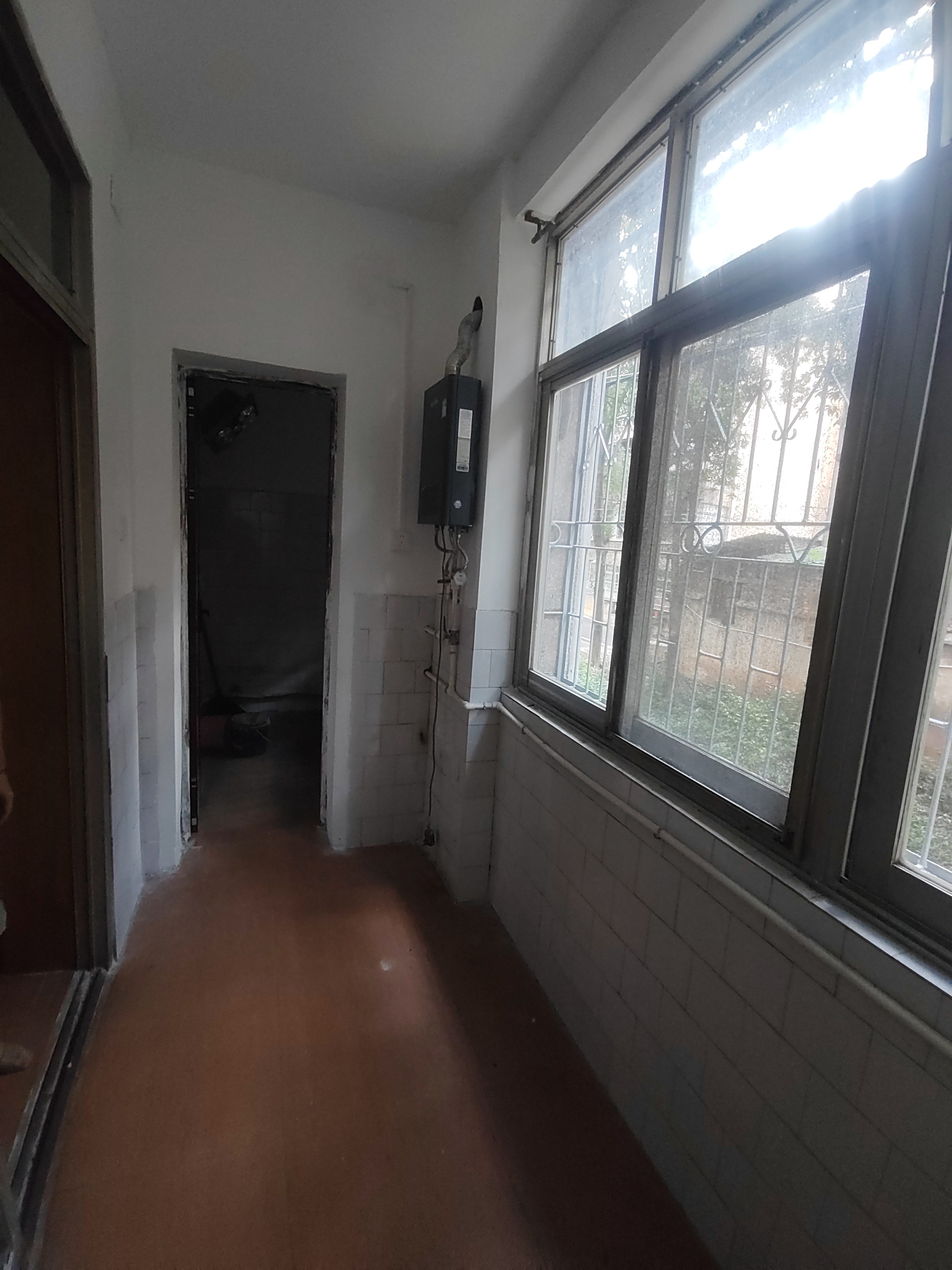 新华书店家属楼  3室1厅1卫    1350.0元/月室内图