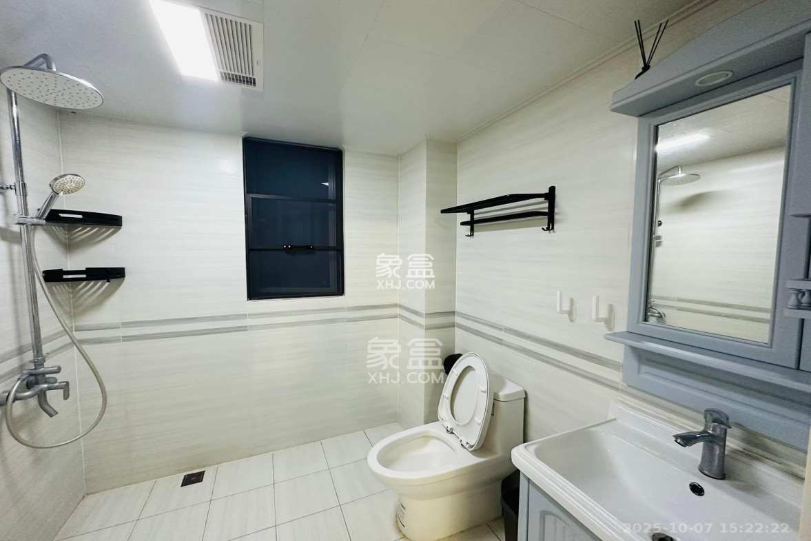 梅溪湖金茂湾 4室2厅1卫 3200.0元/月 梅溪湖金茂湾 4室2厅1卫 3200.0元/月室内图