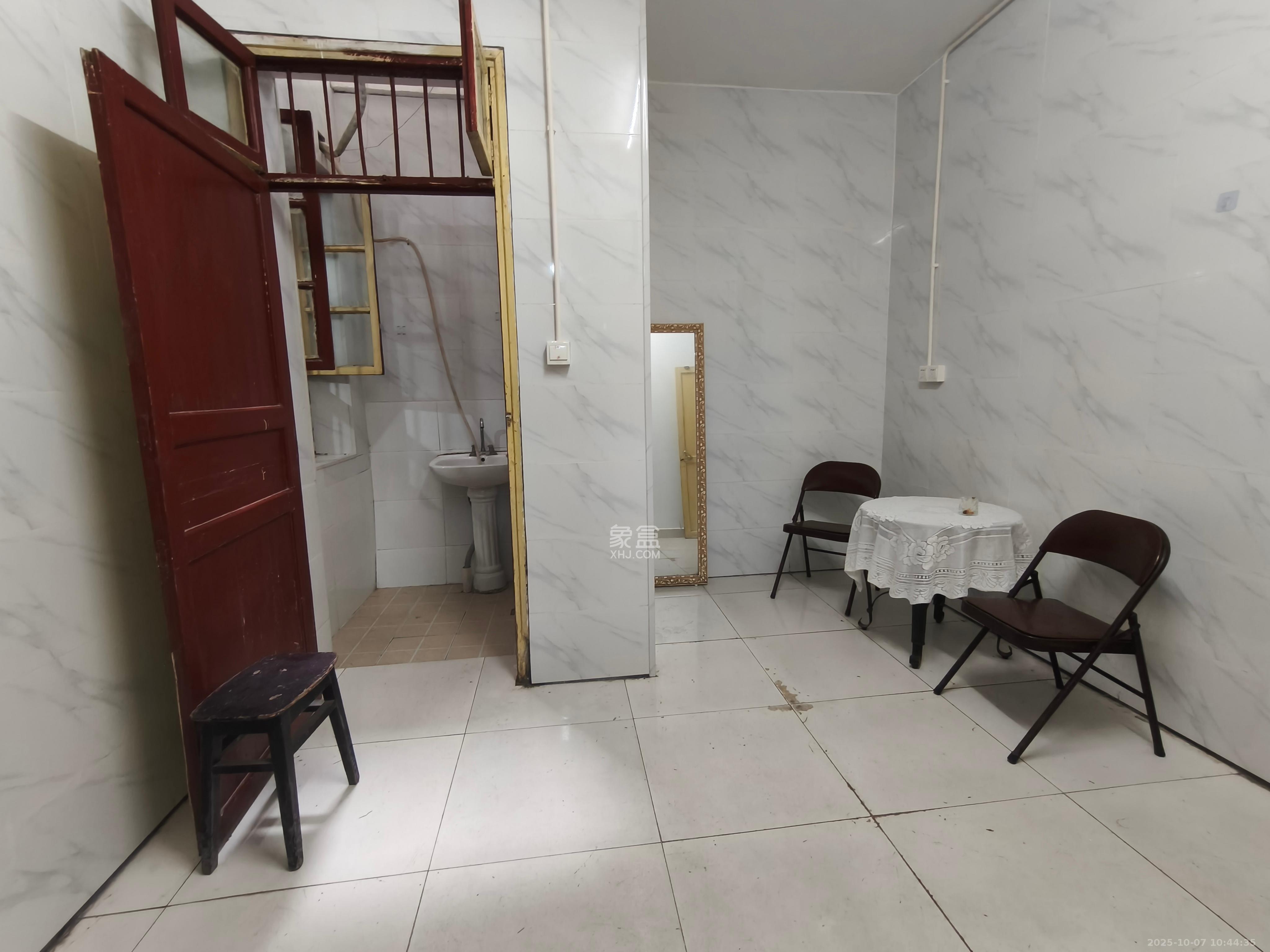 蔡锷北路散盘 2室1厅1卫 1600.0元/月 蔡锷北路散盘 2室1厅1卫 1600.0元/月室内图