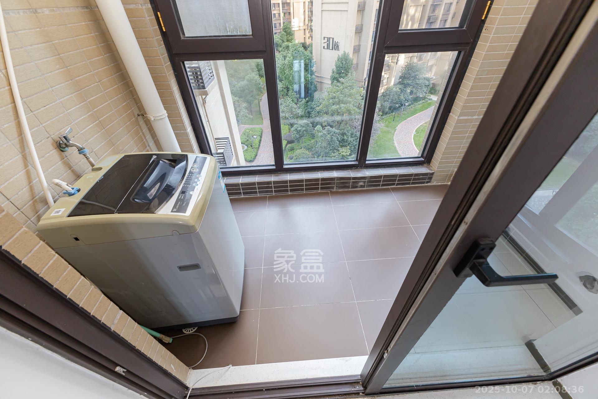 时代倾城二期 4室2厅2卫 83.8万 时代倾城二期 4室2厅2卫 83.8万阳台