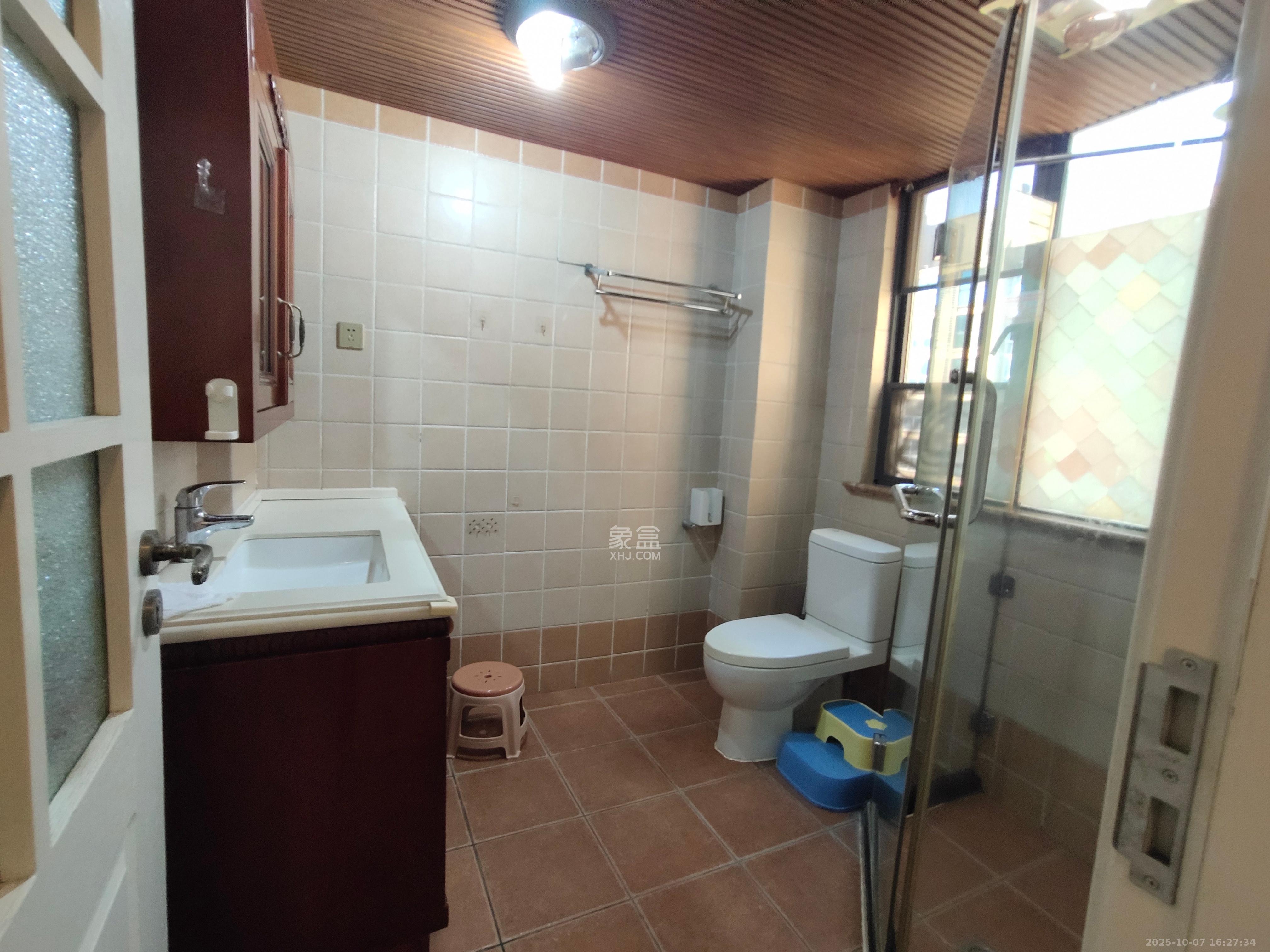 长房白沙湾 4室2厅2卫 3380.0元/月 长房白沙湾 4室2厅2卫 3380.0元/月室内图