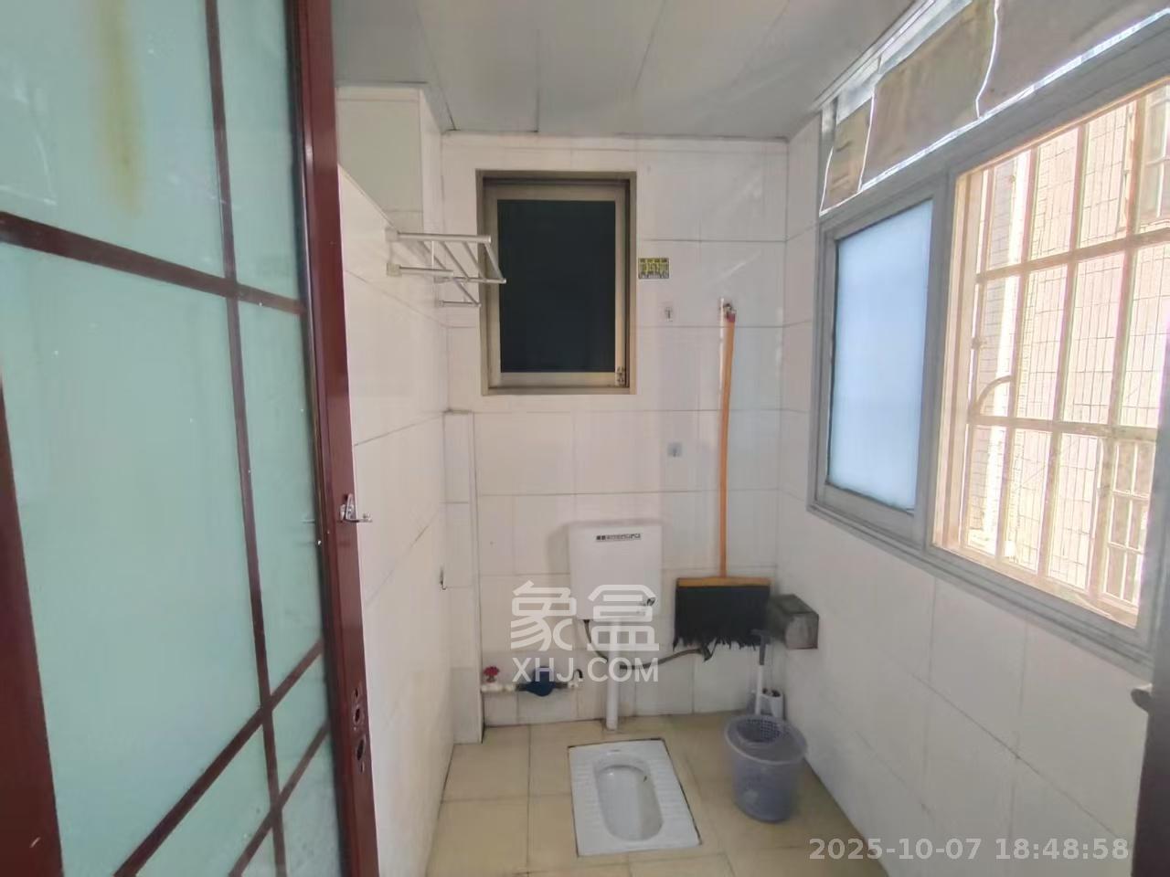 网船班小区 2室2厅1卫 1200.0元/月 网船班小区 2室2厅1卫 1200.0元/月室内图