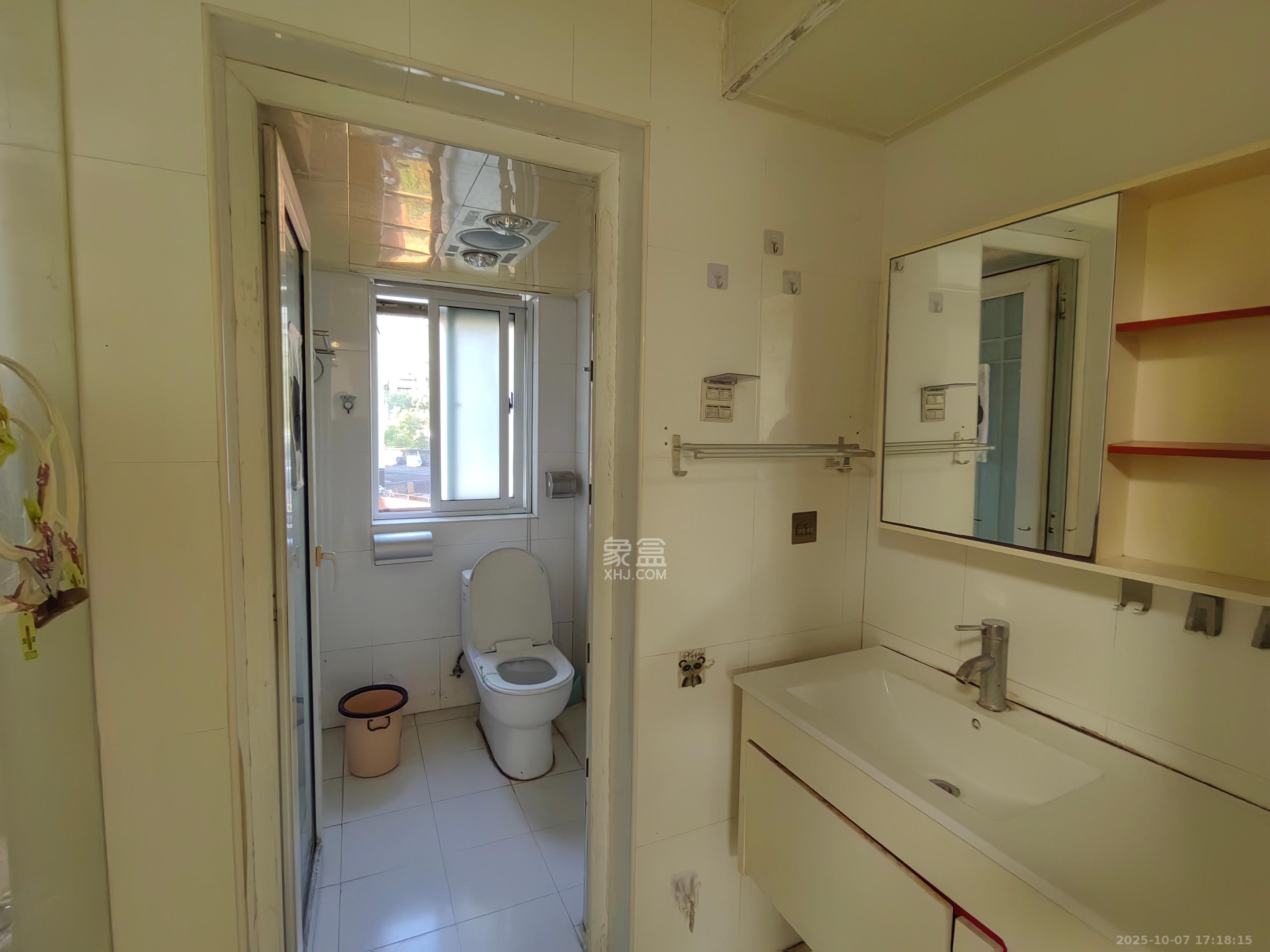 鄱阳小区 3室2厅1卫 1500.0元/月 鄱阳小区 3室2厅1卫 1500.0元/月室内图