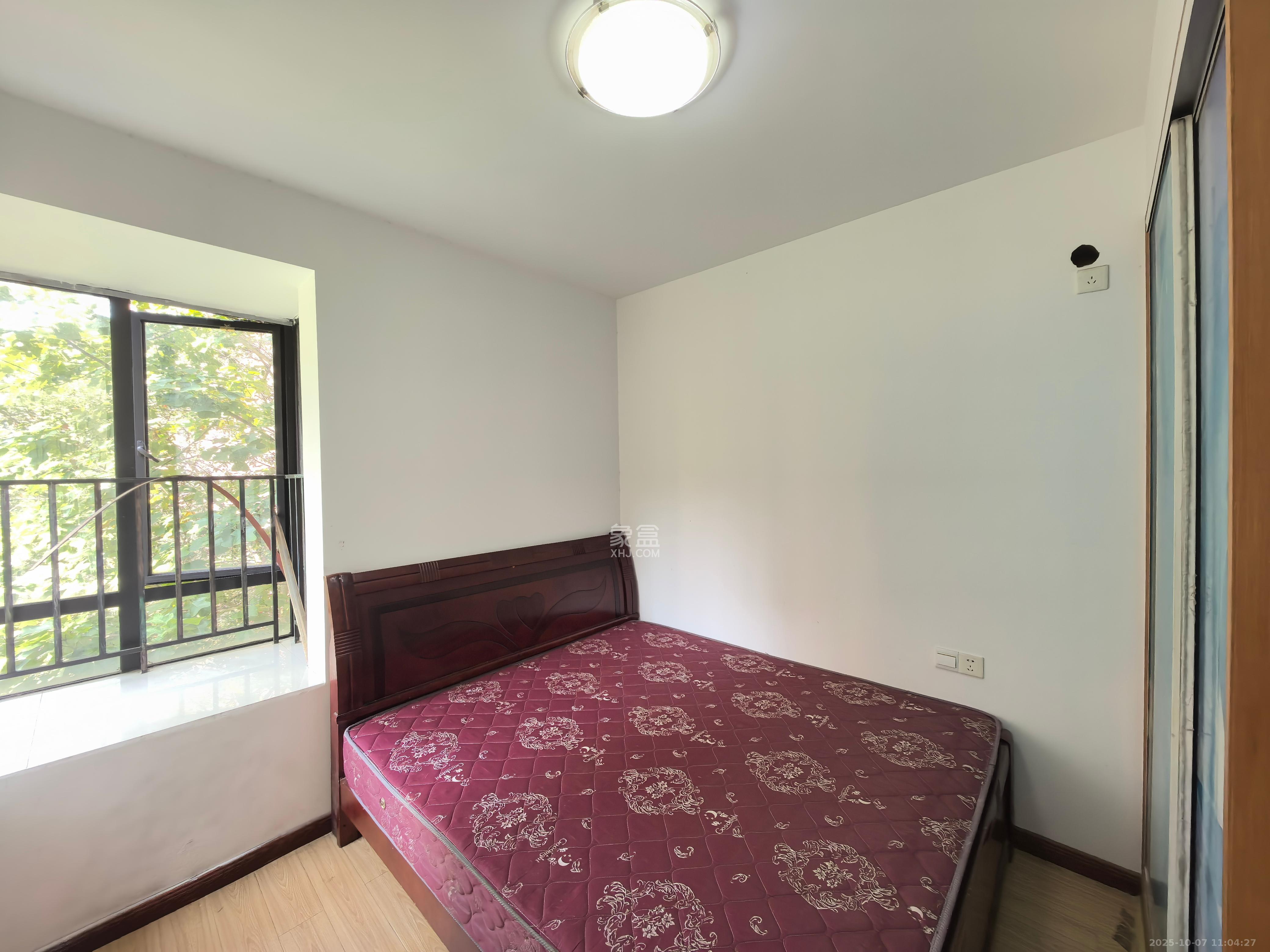 华润凤凰城一期  2室2厅1卫    1700.0元/月室内图