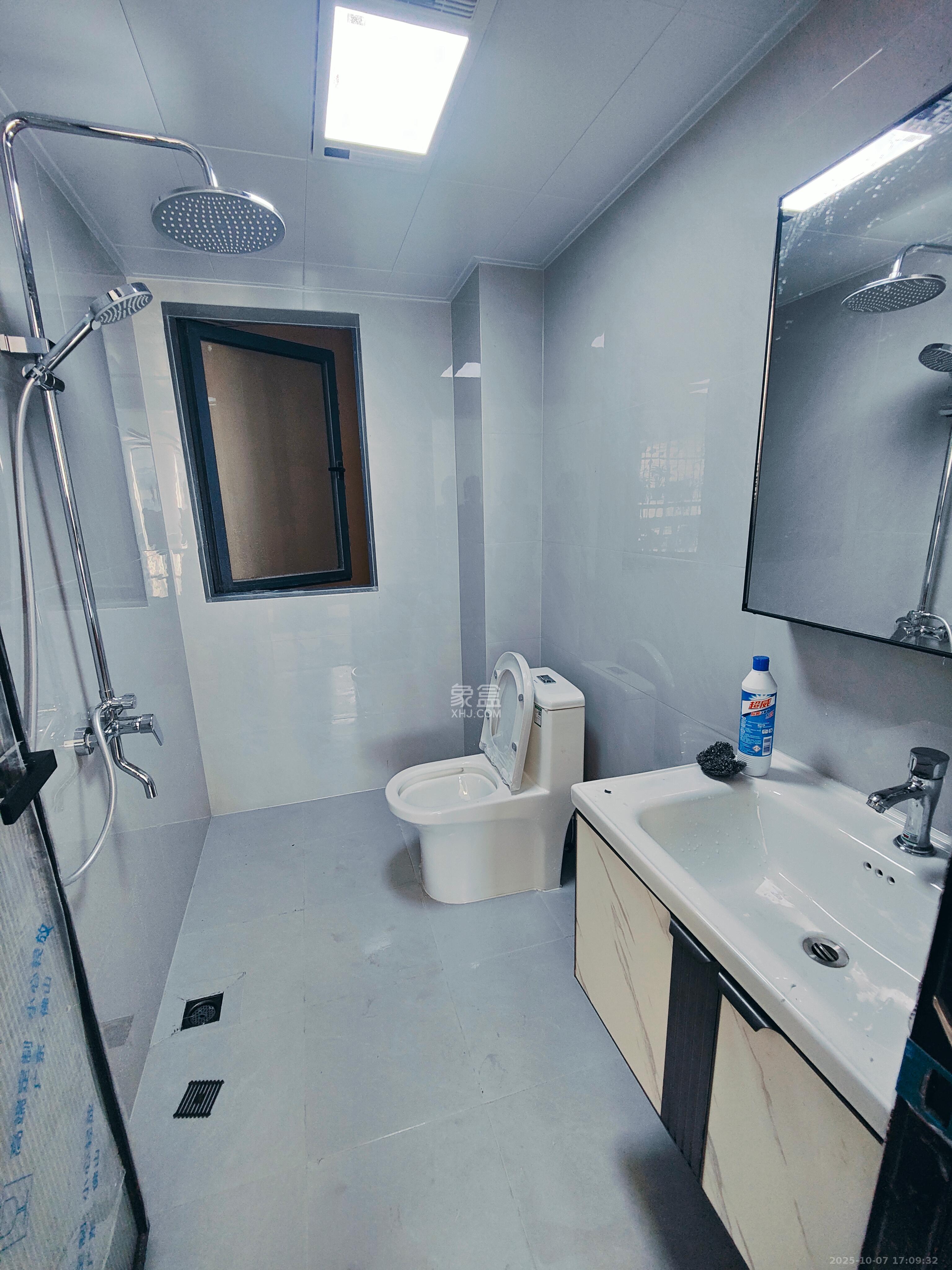 中建芙蓉嘉苑 3室2厅2卫 2300.0元/月 中建芙蓉嘉苑 3室2厅2卫 2300.0元/月室内图