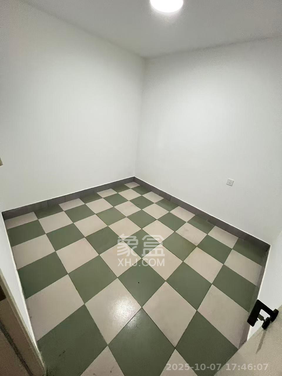 富雅坪社区（红墙巷）  3室2厅1卫    2200.0元/月室内图