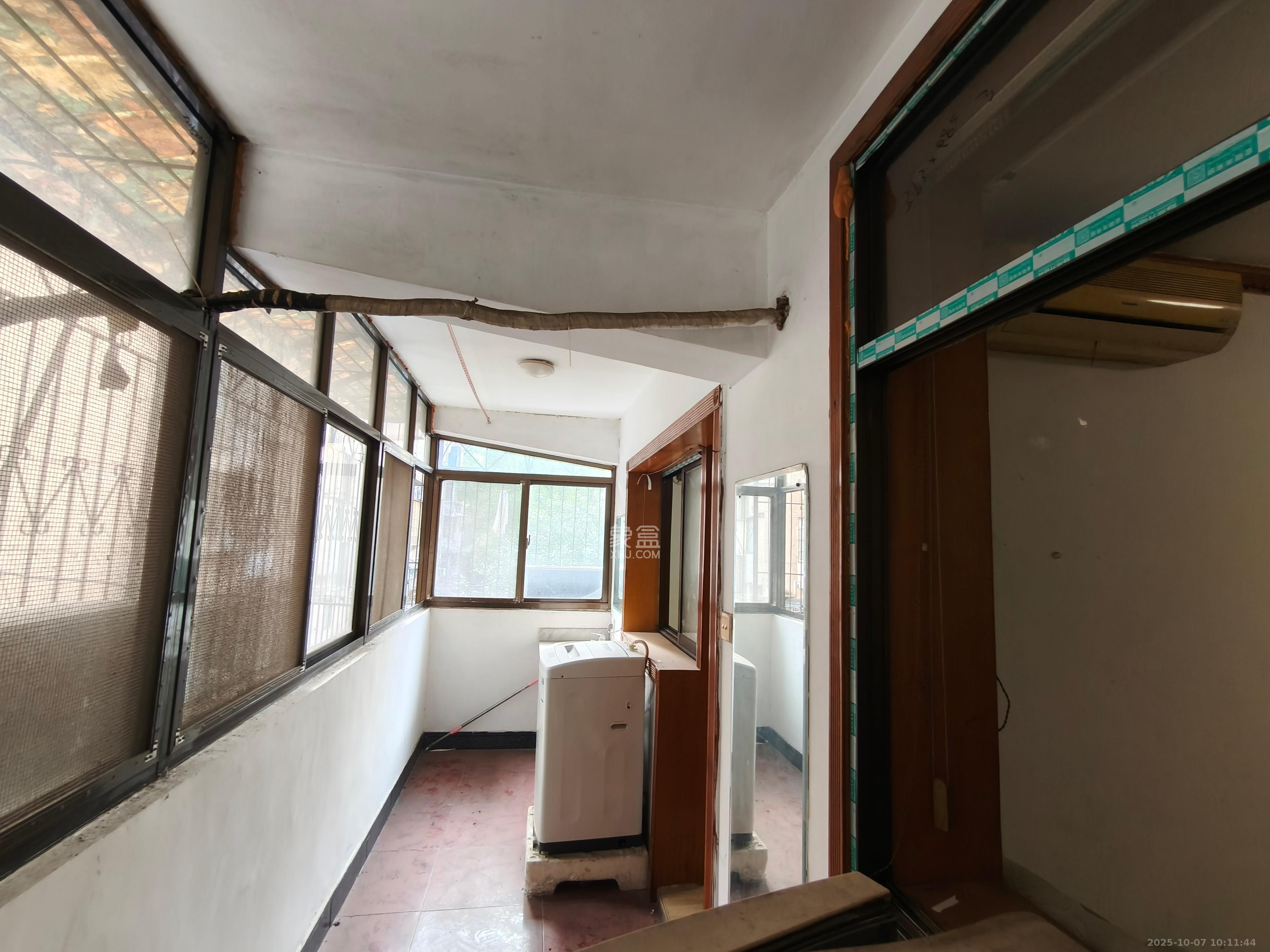 崇文里、崇圣里散盘  3室2厅1卫    2200.0元/月室内图