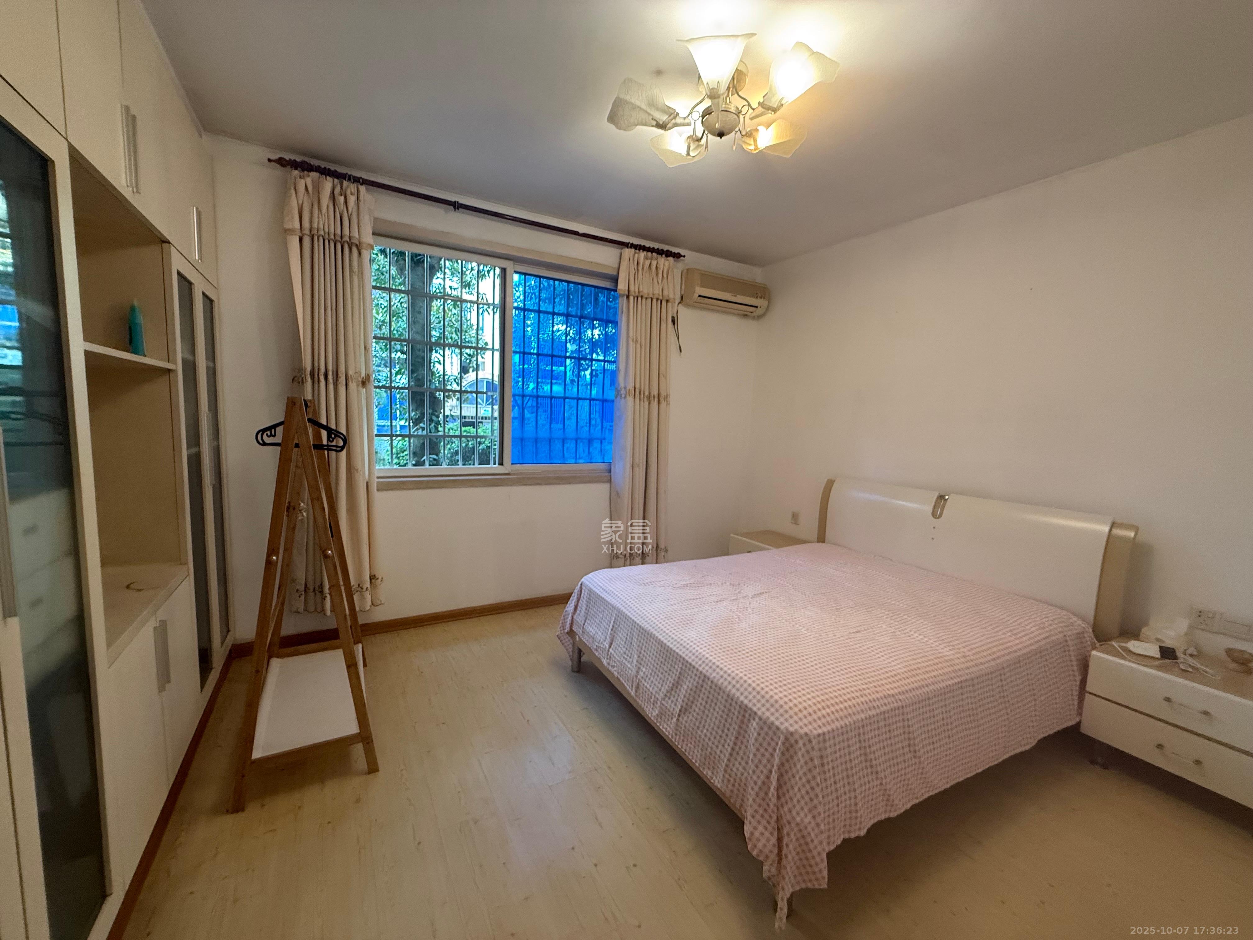 芙蓉苑 2室2厅2卫 2600.0元/月 芙蓉苑 2室2厅2卫 2600.0元/月室内图