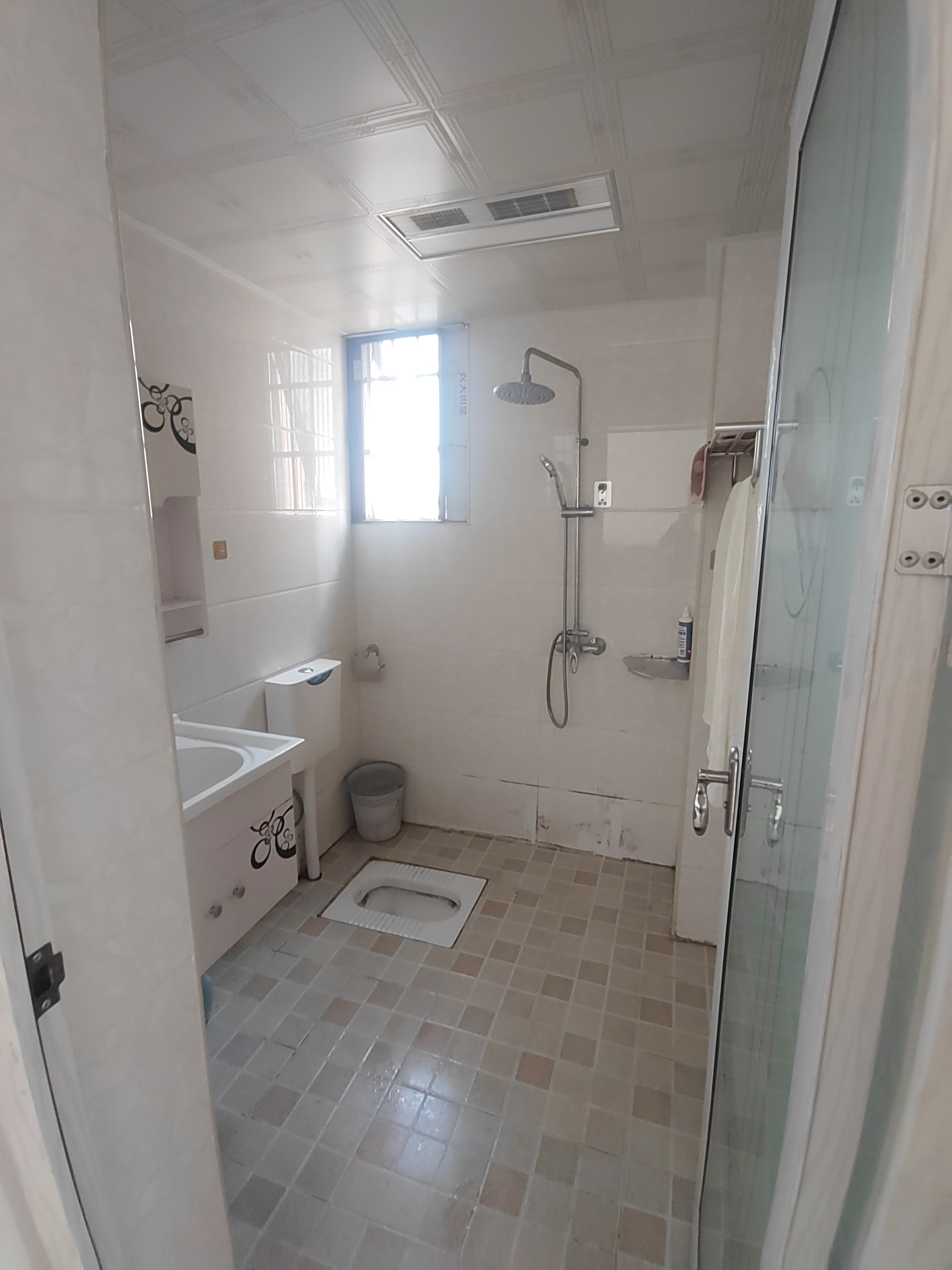 金信花园  4室2厅1卫    1050.0元/月