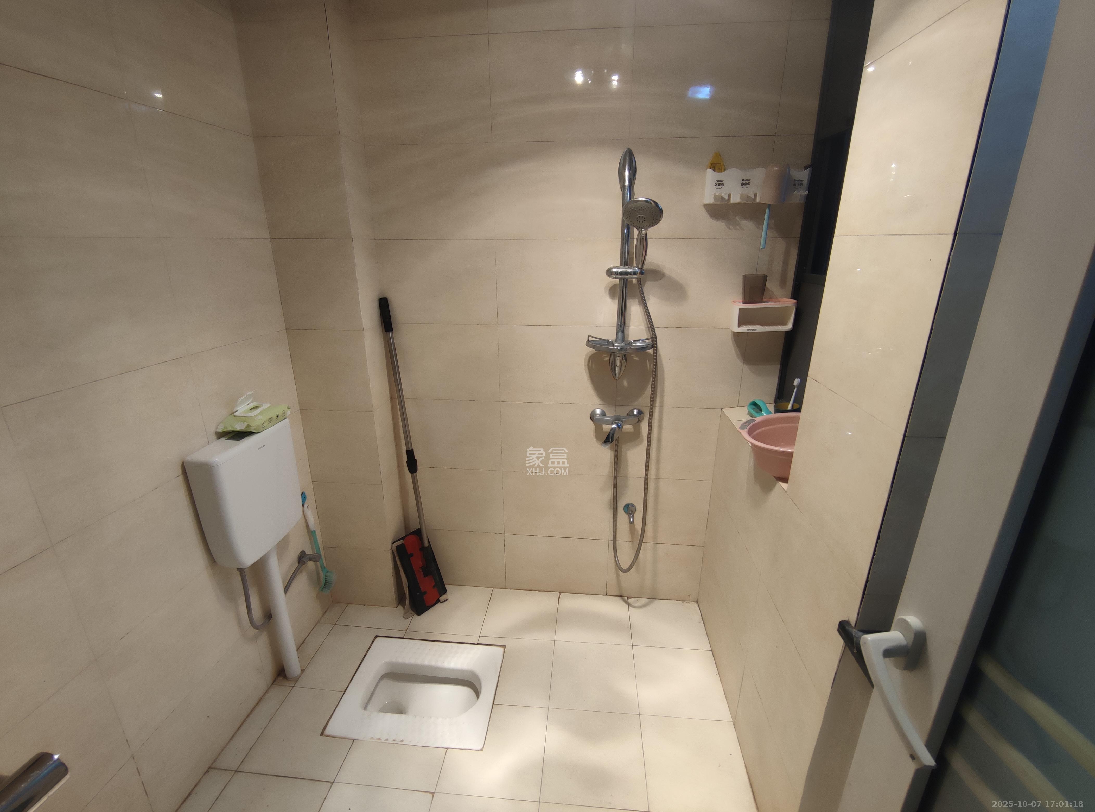 中城丽景香山园 3室2厅1卫 2600.0元/月 中城丽景香山园 3室2厅1卫 2600.0元/月室内图