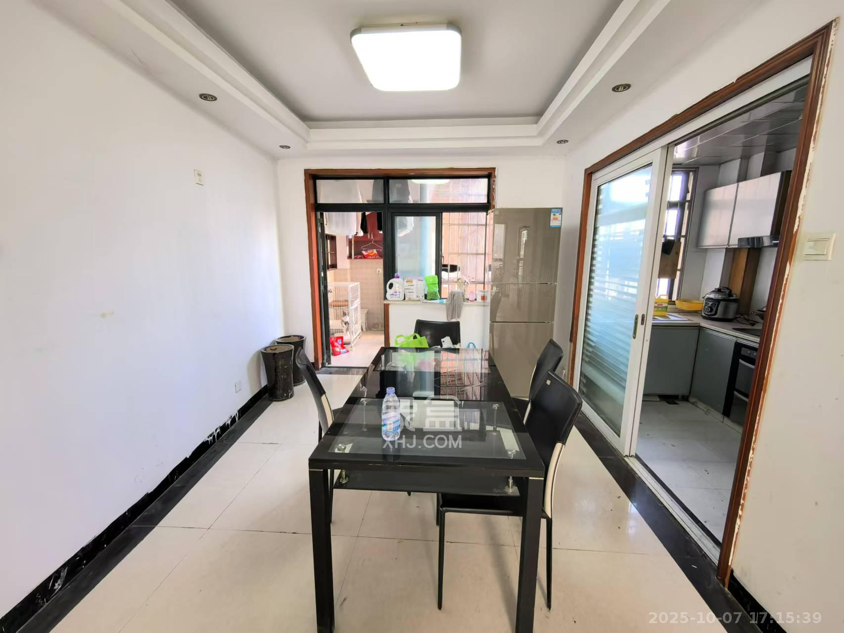 先锋东外滩  4室2厅2卫    3200.0元/月室内图