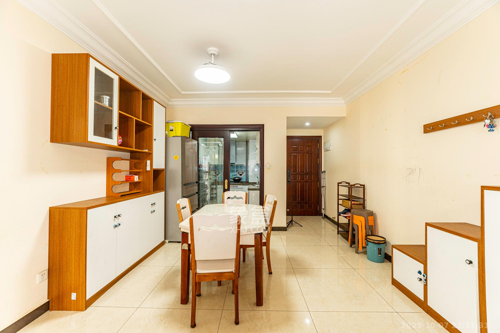 恒大翡翠华庭 3室2厅2卫 95.8万 恒大翡翠华庭 3室2厅2卫 95.8万客厅