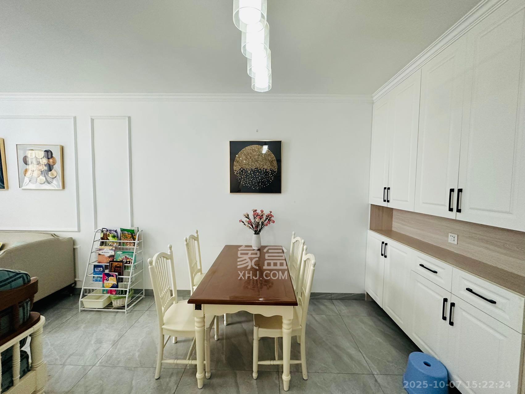 梅溪湖金茂湾 4室2厅1卫 3200.0元/月 梅溪湖金茂湾 4室2厅1卫 3200.0元/月室内图