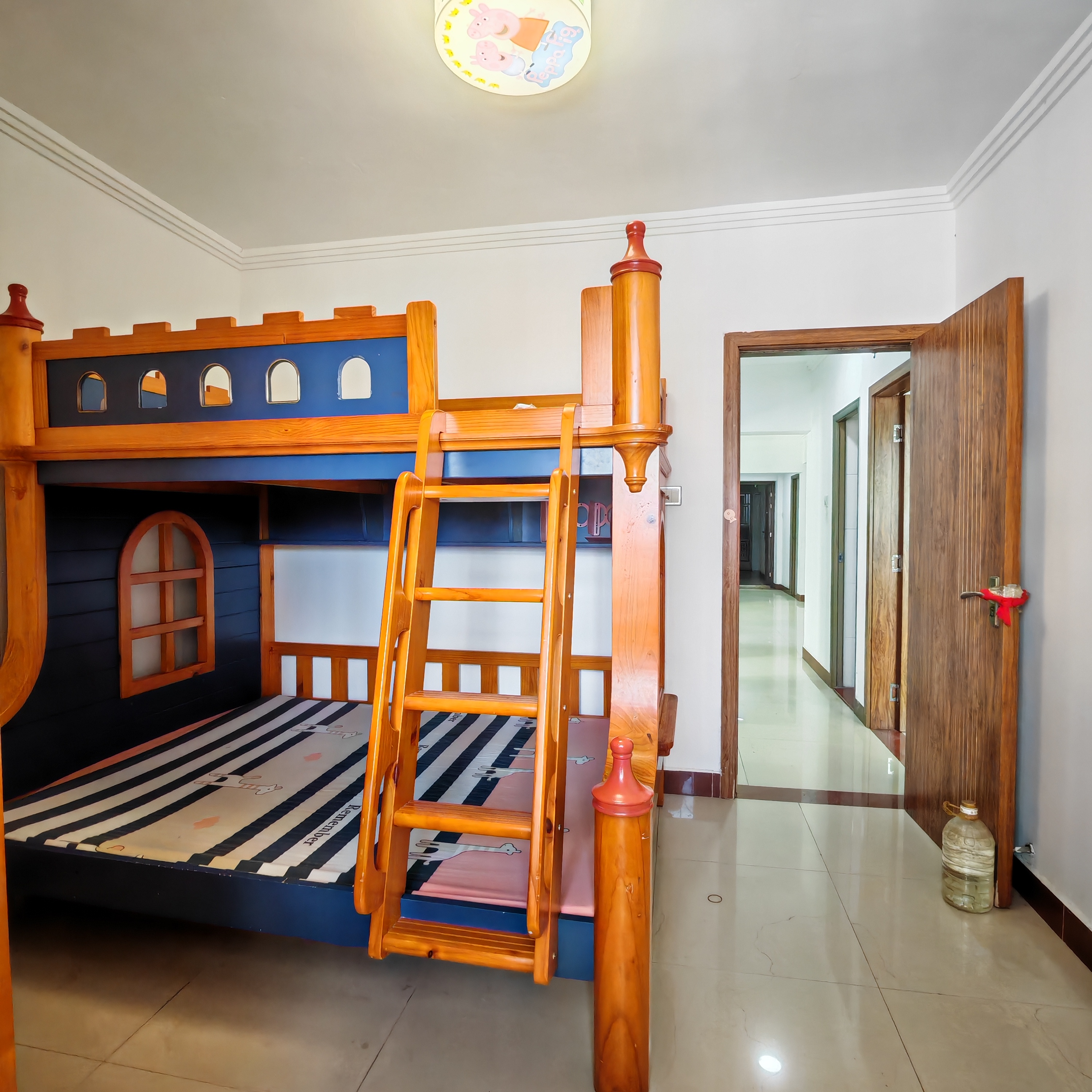 龙华商城  3室1厅1卫    102.0万客厅