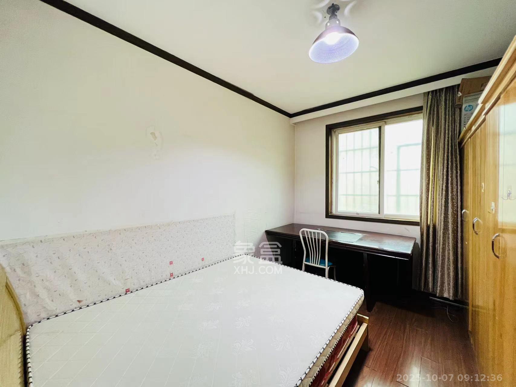 恩瑞麓山名园（龙王港小区）  3室2厅2卫    2600.0元/月室内图