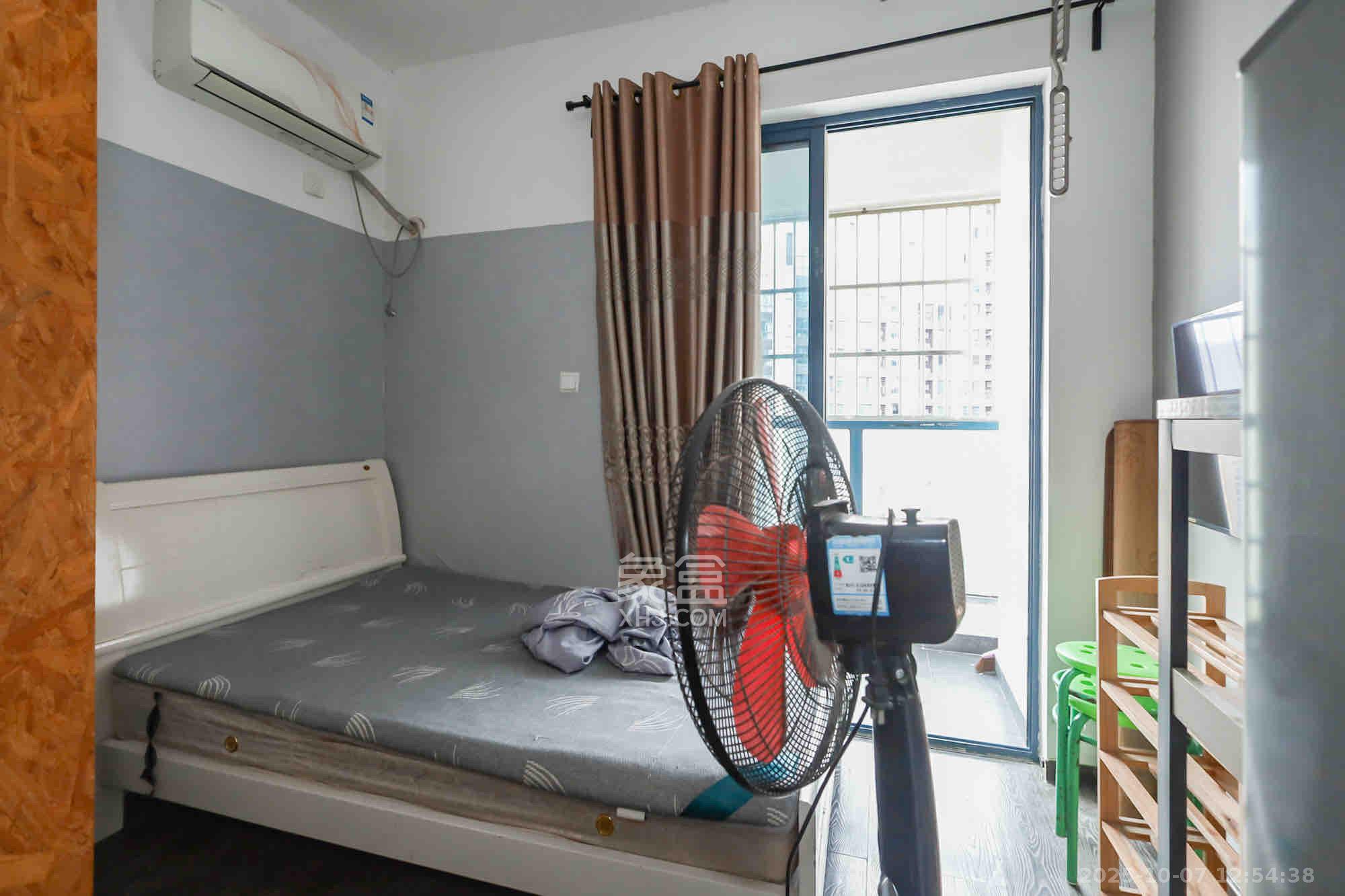 绿地中央广场  1室1厅1卫    1200.0元/月 绿地中央广场  1室1厅1卫    1200.0元/月室内图