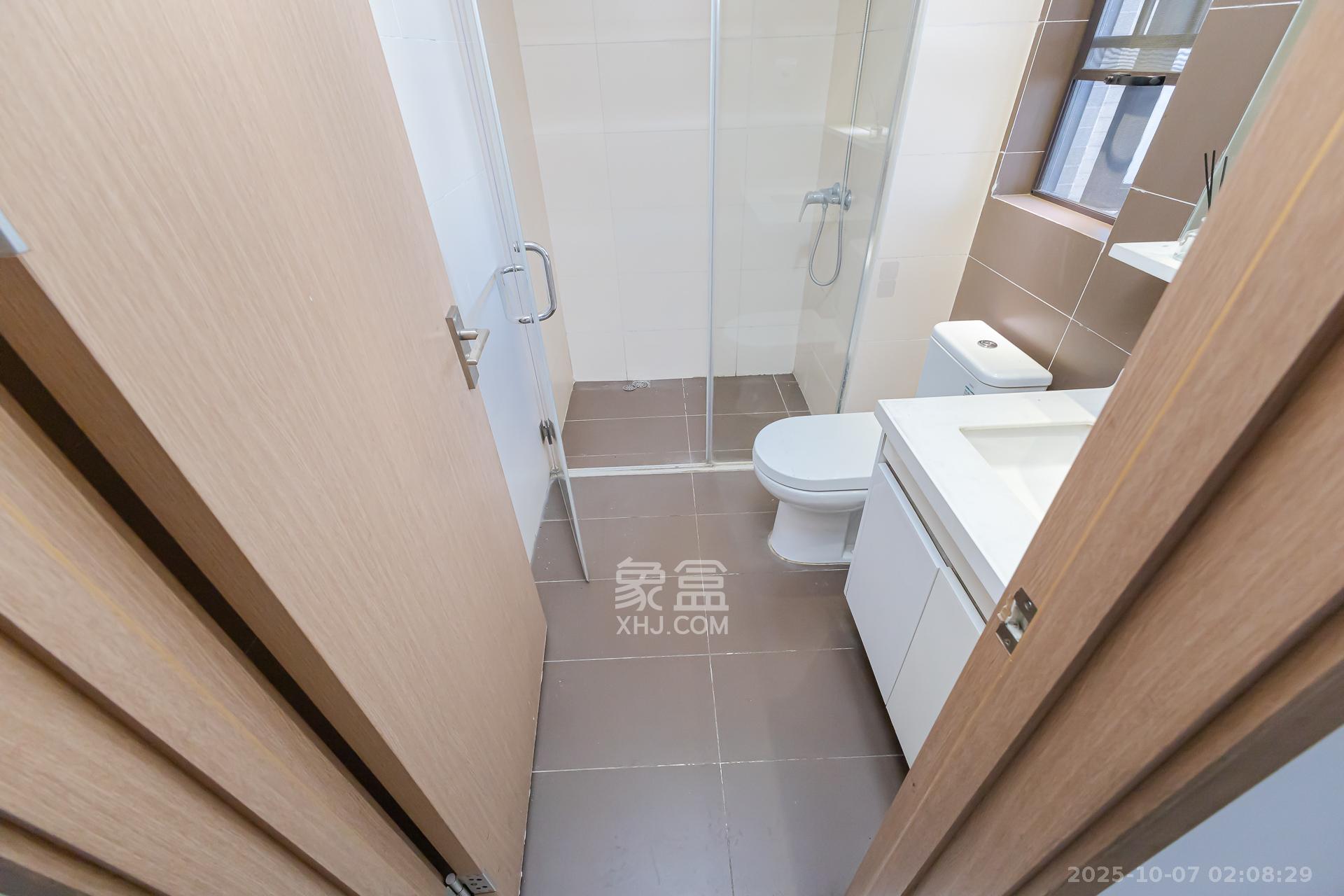 时代倾城二期  4室2厅2卫    83.8万卫生间