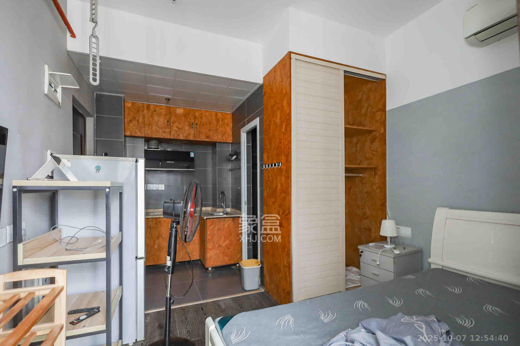 绿地中央广场  1室1厅1卫    1200.0元/月 绿地中央广场  1室1厅1卫    1200.0元/月室内图