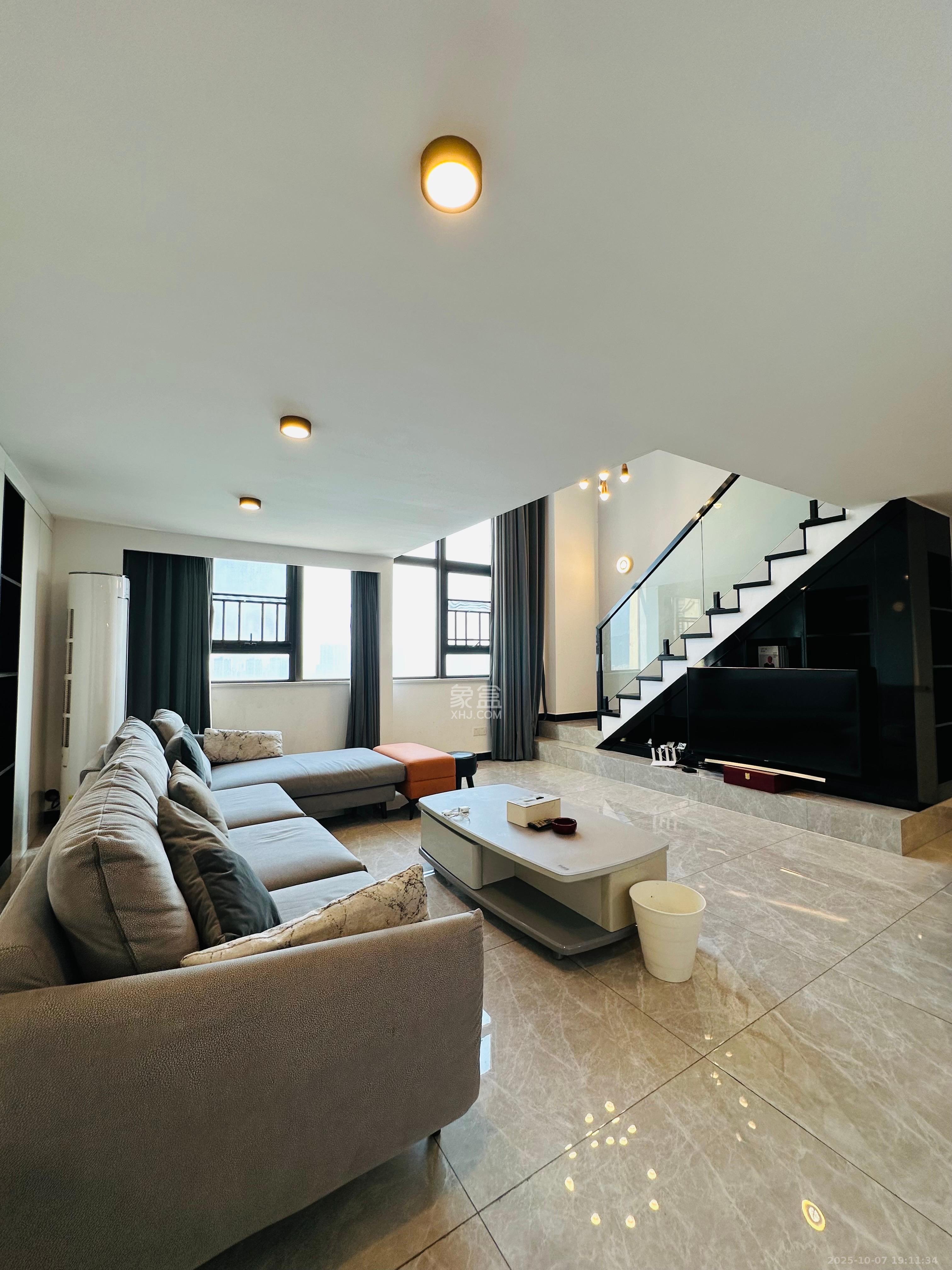 达美溪湖湾 2室2厅1卫 3500.0元/月 达美溪湖湾 2室2厅1卫 3500.0元/月室内图