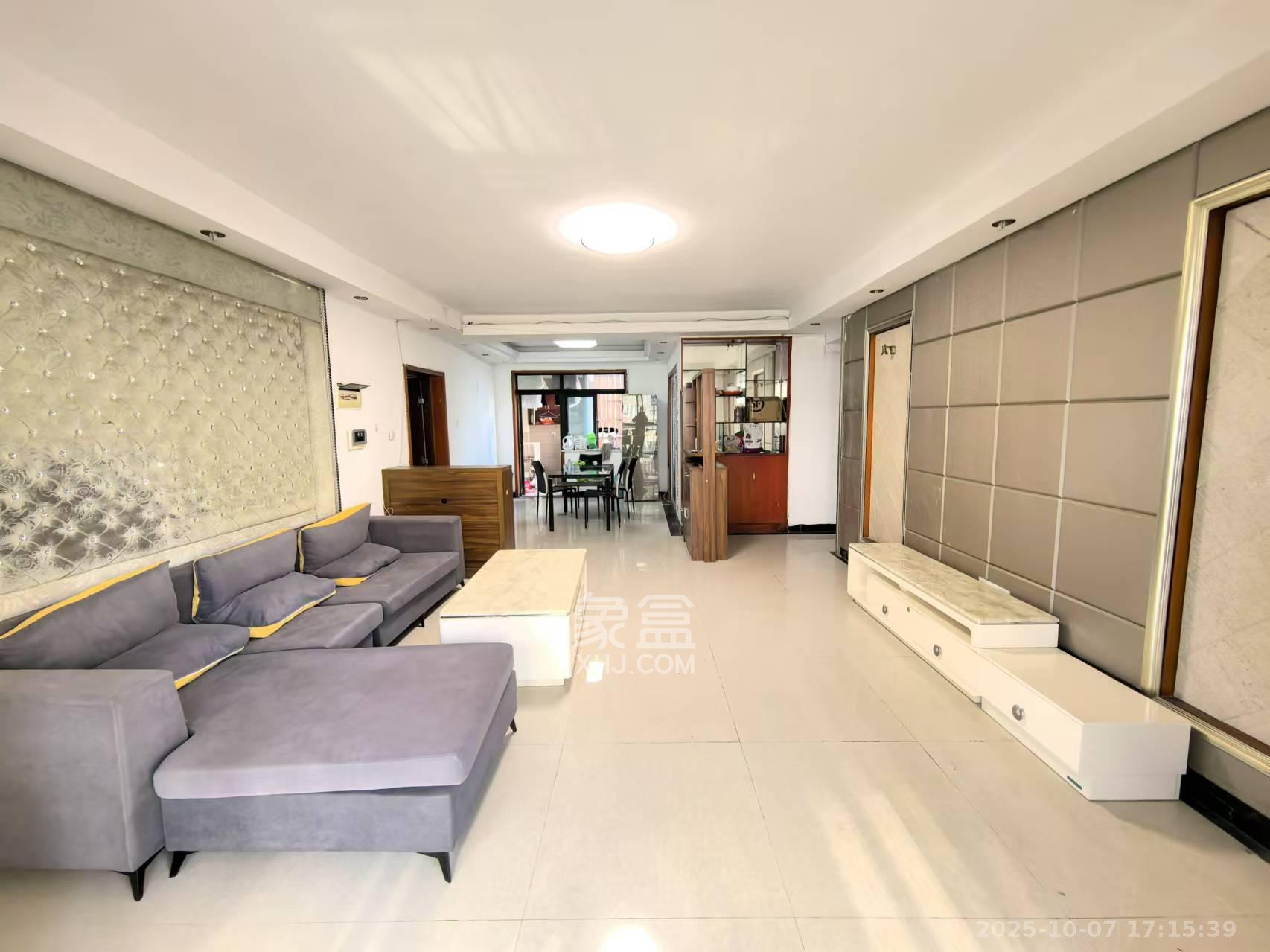 先锋东外滩 4室2厅2卫 3200.0元/月 先锋东外滩 4室2厅2卫 3200.0元/月室内图