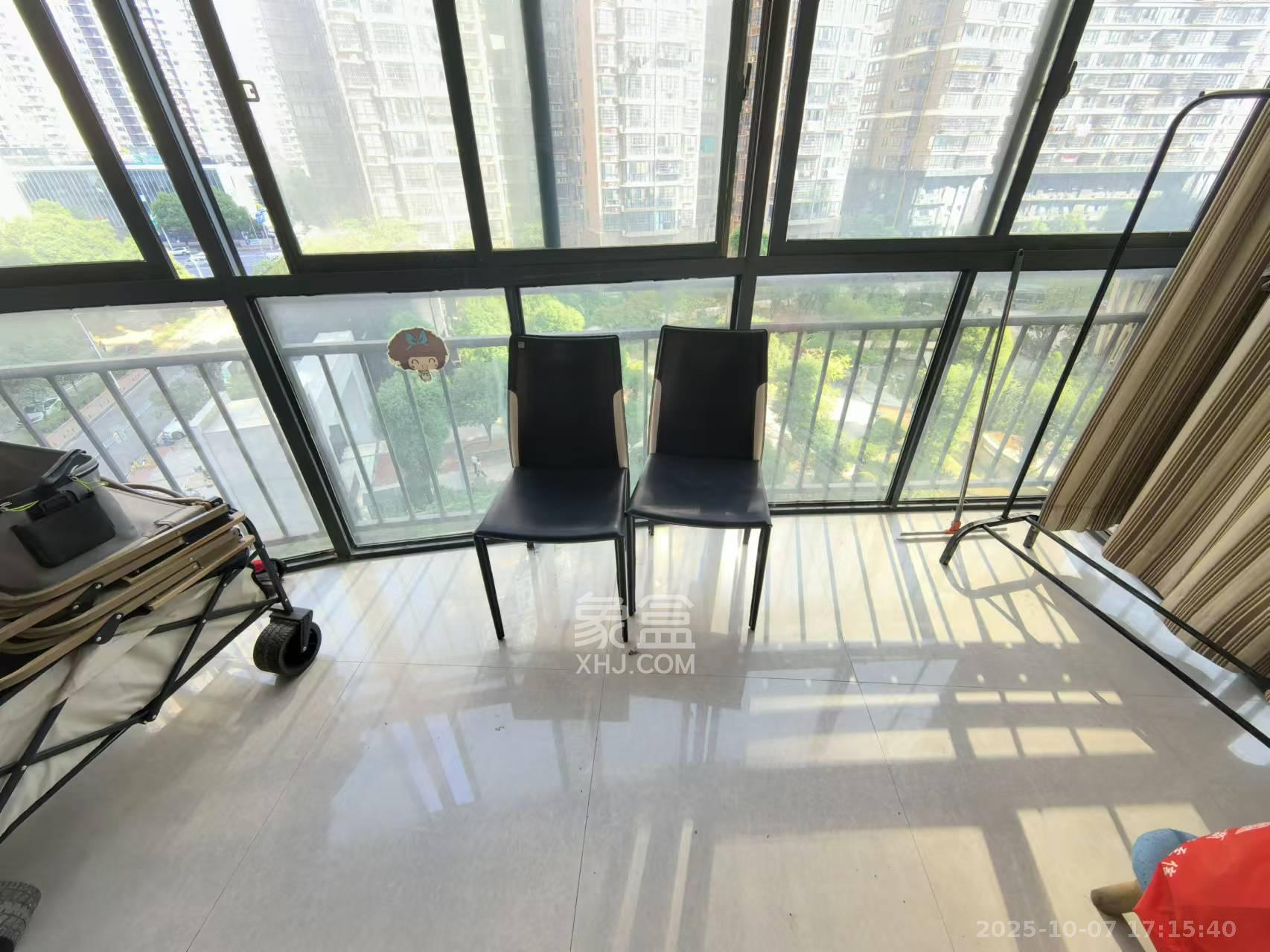 先锋东外滩  4室2厅2卫    3200.0元/月室内图