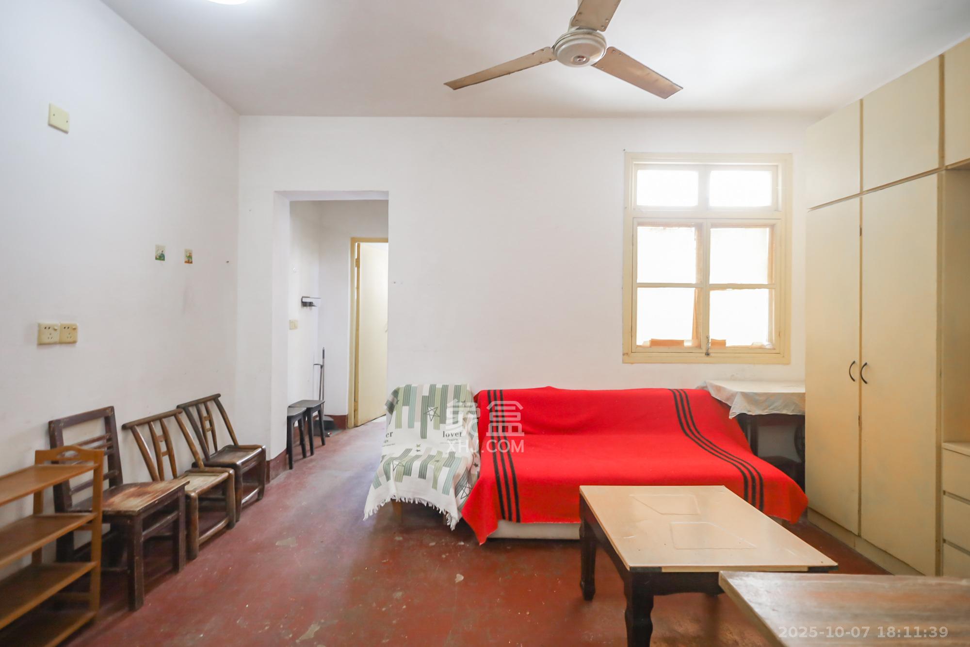 枫树塘小区  1室1厅1卫    28.0万 枫树塘小区  1室1厅1卫    28.0万