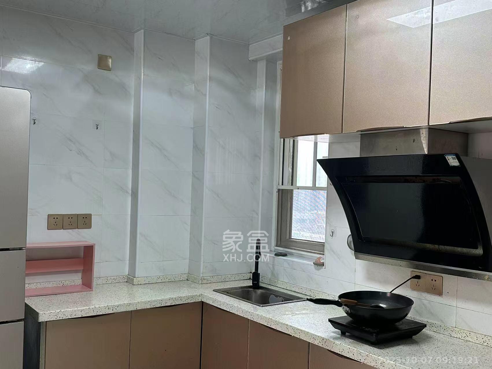 芙蓉万国城MOMA(卓越汇富苑)  1室1厅1卫    1800.0元/月 芙蓉万国城MOMA(卓越汇富苑)  1室1厅1卫    1800.0元/月室内图