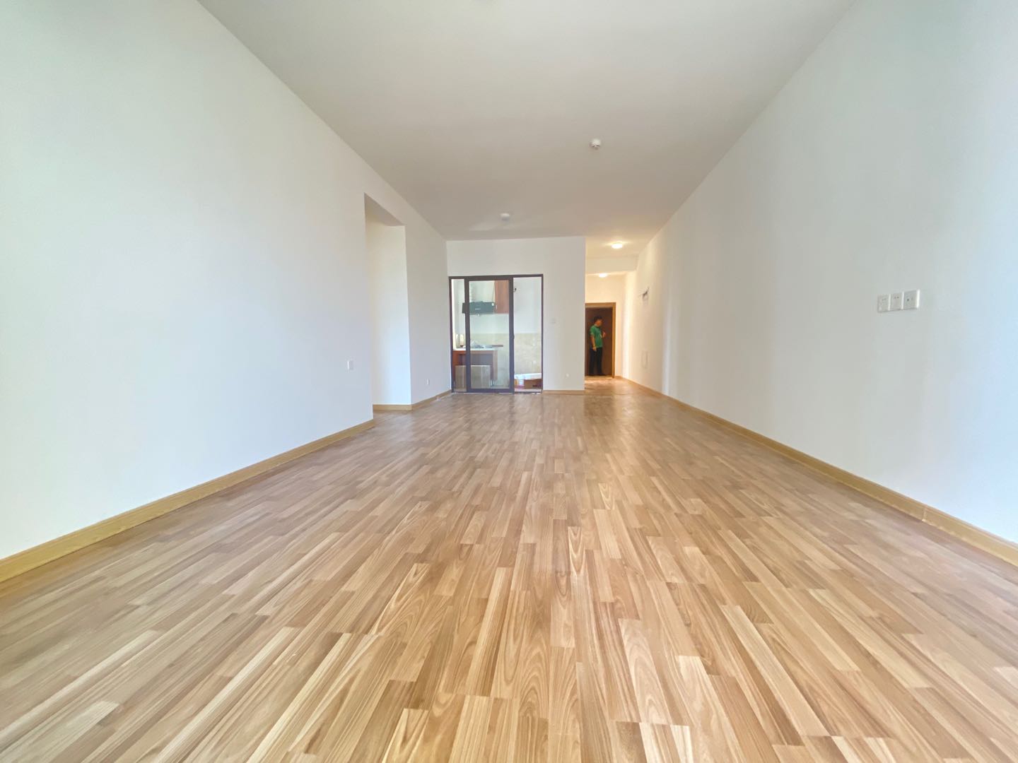 融创海口一号  3室2厅2卫    215.0万 融创海口一号  3室2厅2卫    215.0万客厅