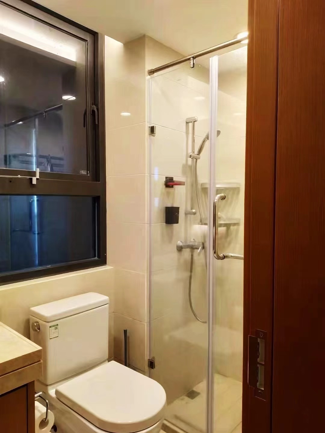 融创观澜湖公园壹号一期 2室1厅1卫 2300.0元/月 融创观澜湖公园壹号一期 2室1厅1卫 2300.0元/月室内图