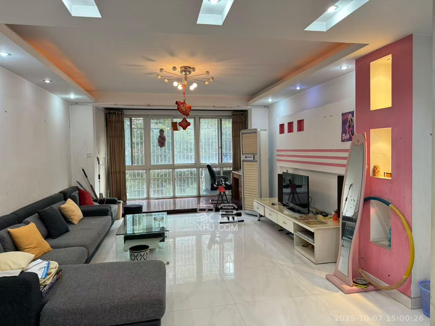 翡翠林居  3室2厅2卫    2000.0元/月 翡翠林居  3室2厅2卫    2000.0元/月室内图