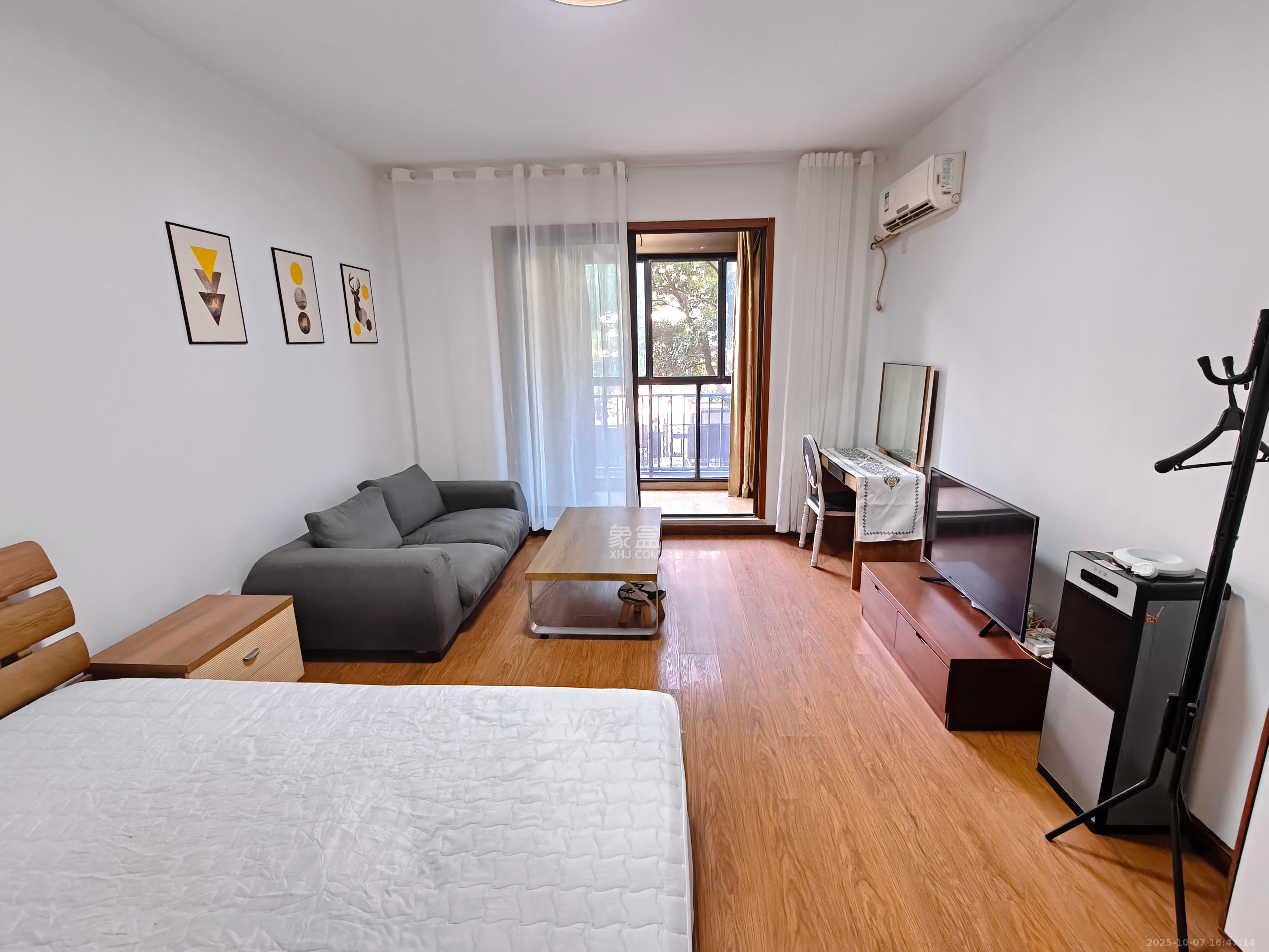 花漾年华(桂花园) 1室1厅1卫 1300.0元/月 花漾年华(桂花园) 1室1厅1卫 1300.0元/月室内图