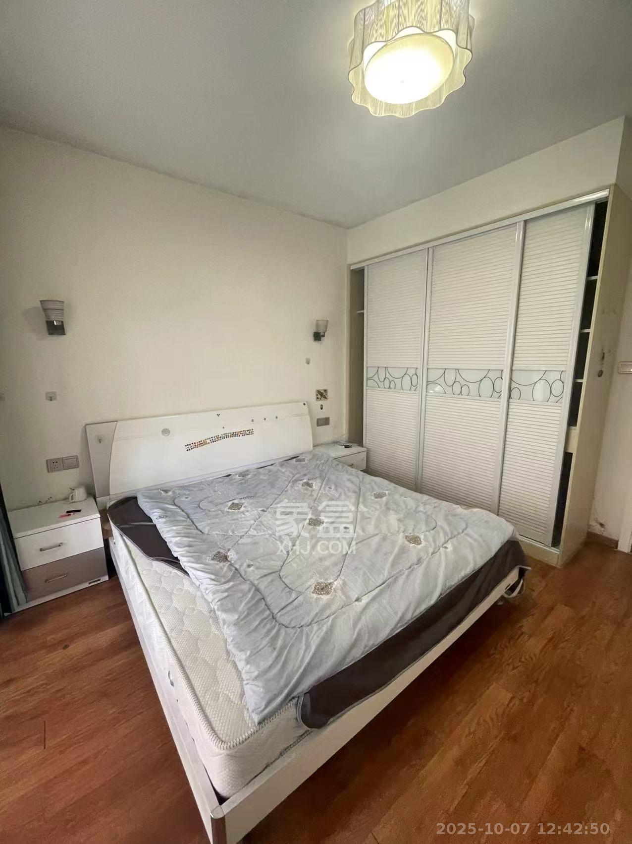 东业苹果社区  2室2厅1卫    1600.0元/月室内图