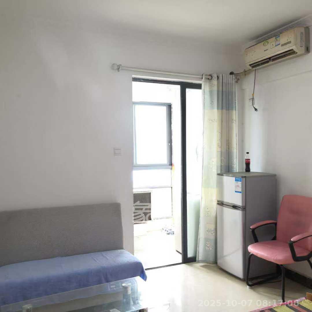 红公馆(前程丽景大厦)  1室1厅1卫    1400.0元/月 红公馆(前程丽景大厦)  1室1厅1卫    1400.0元/月