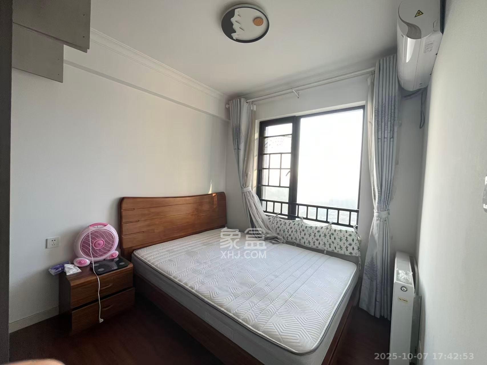 万科魅力之城锋镜里  3室2厅2卫    3000.0元/月室内图