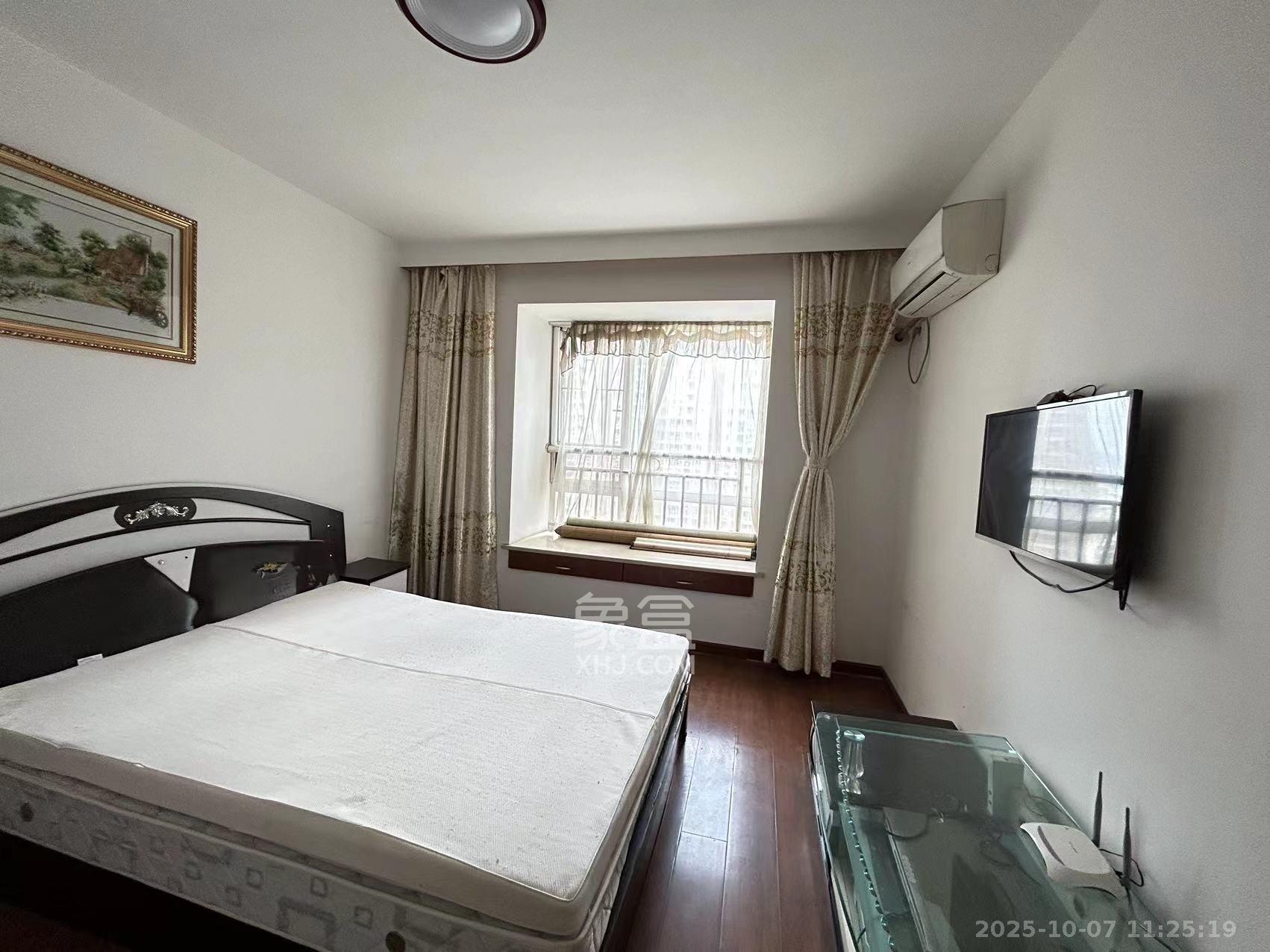 恒广国际景园一二区 3室2厅2卫 2500.0元/月 恒广国际景园一二区 3室2厅2卫 2500.0元/月室内图